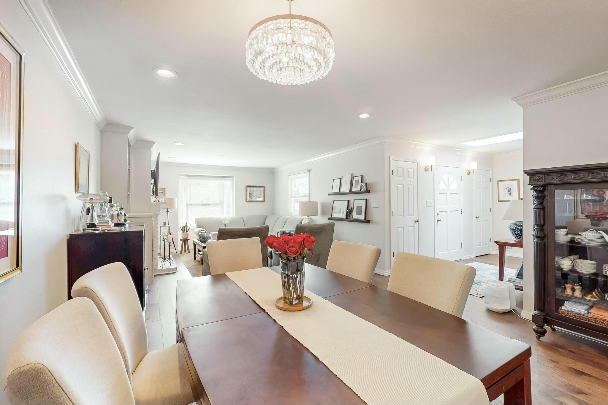 9101 WIMBLEDON Drive NE