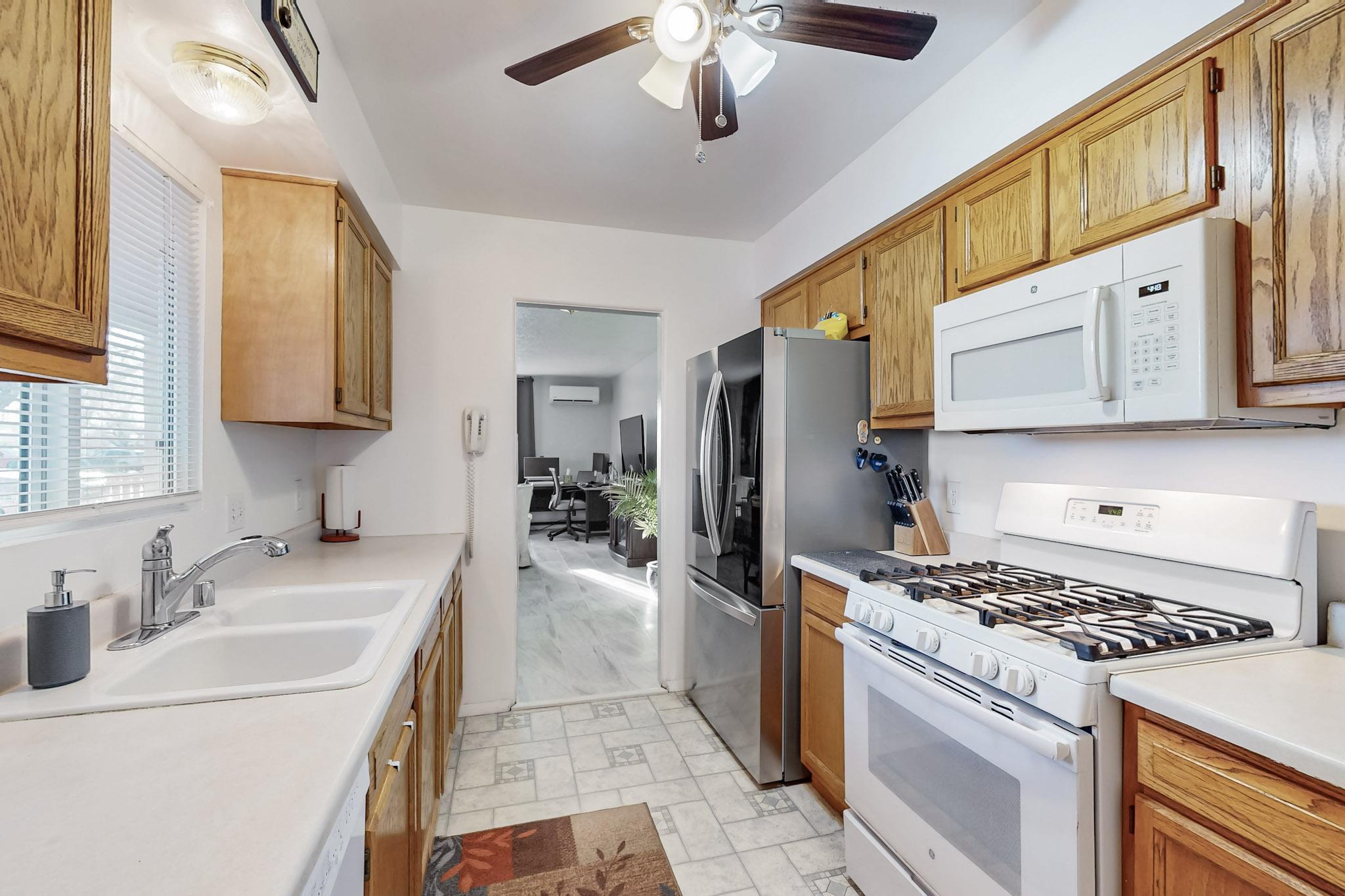 5417 EL ENCANTO Place NE