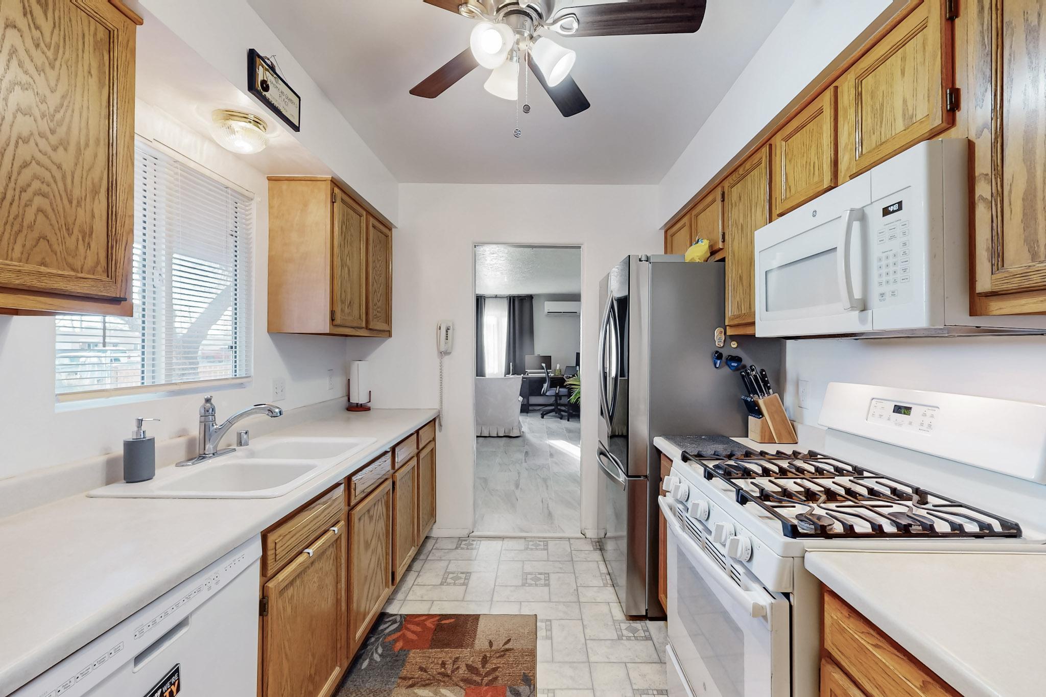 5417 EL ENCANTO Place NE