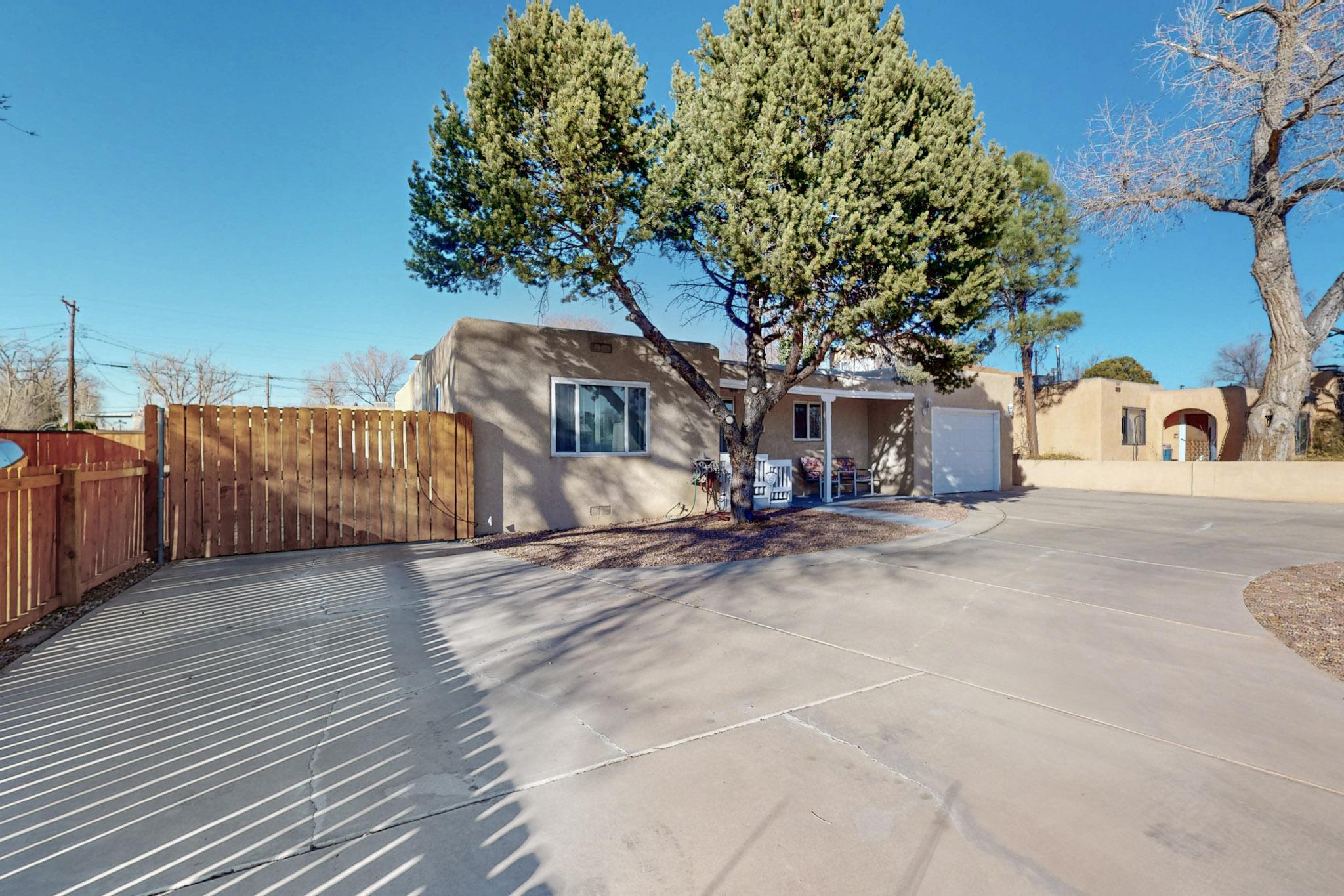 5417 EL ENCANTO Place NE