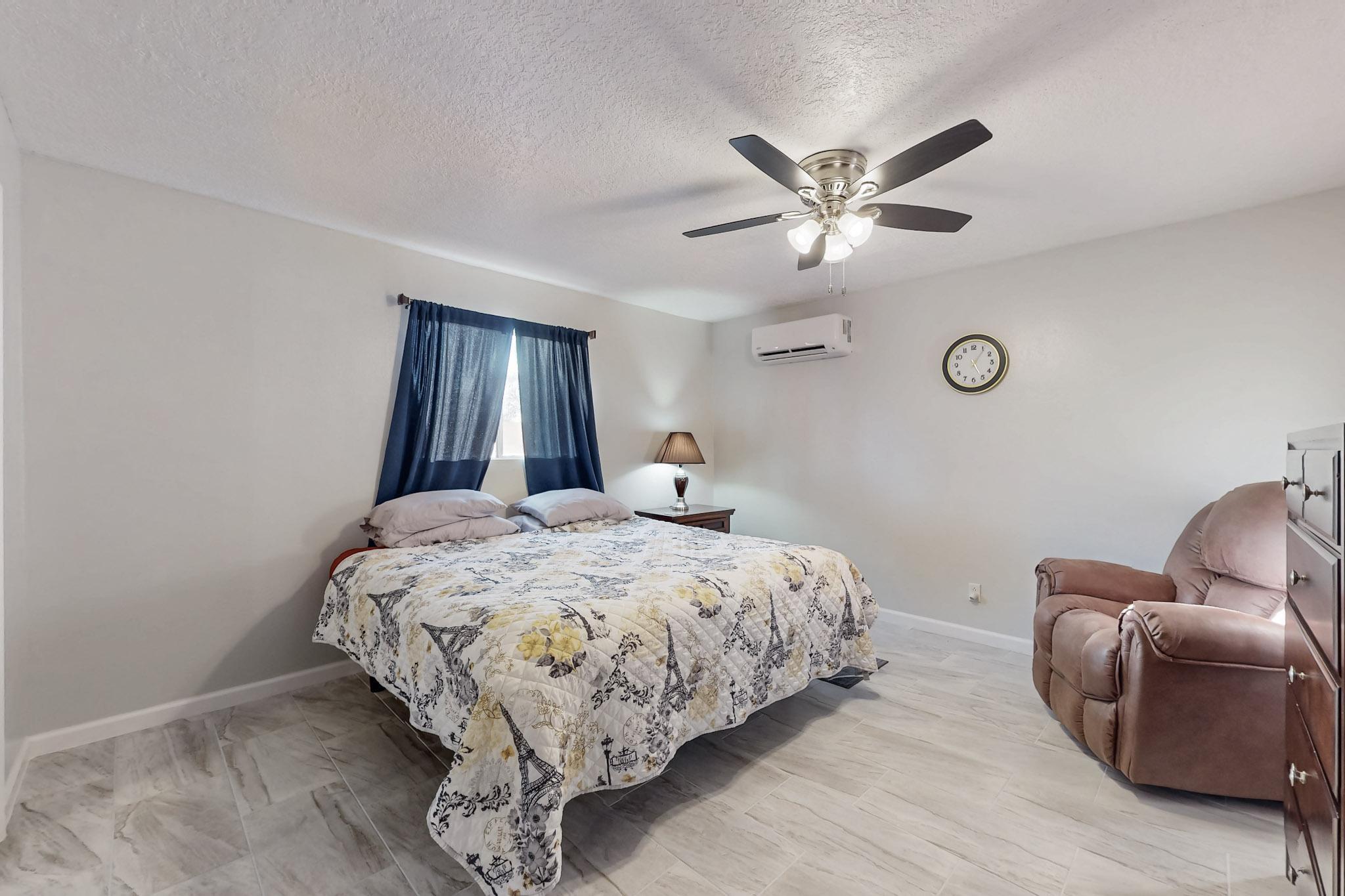 5417 EL ENCANTO Place NE