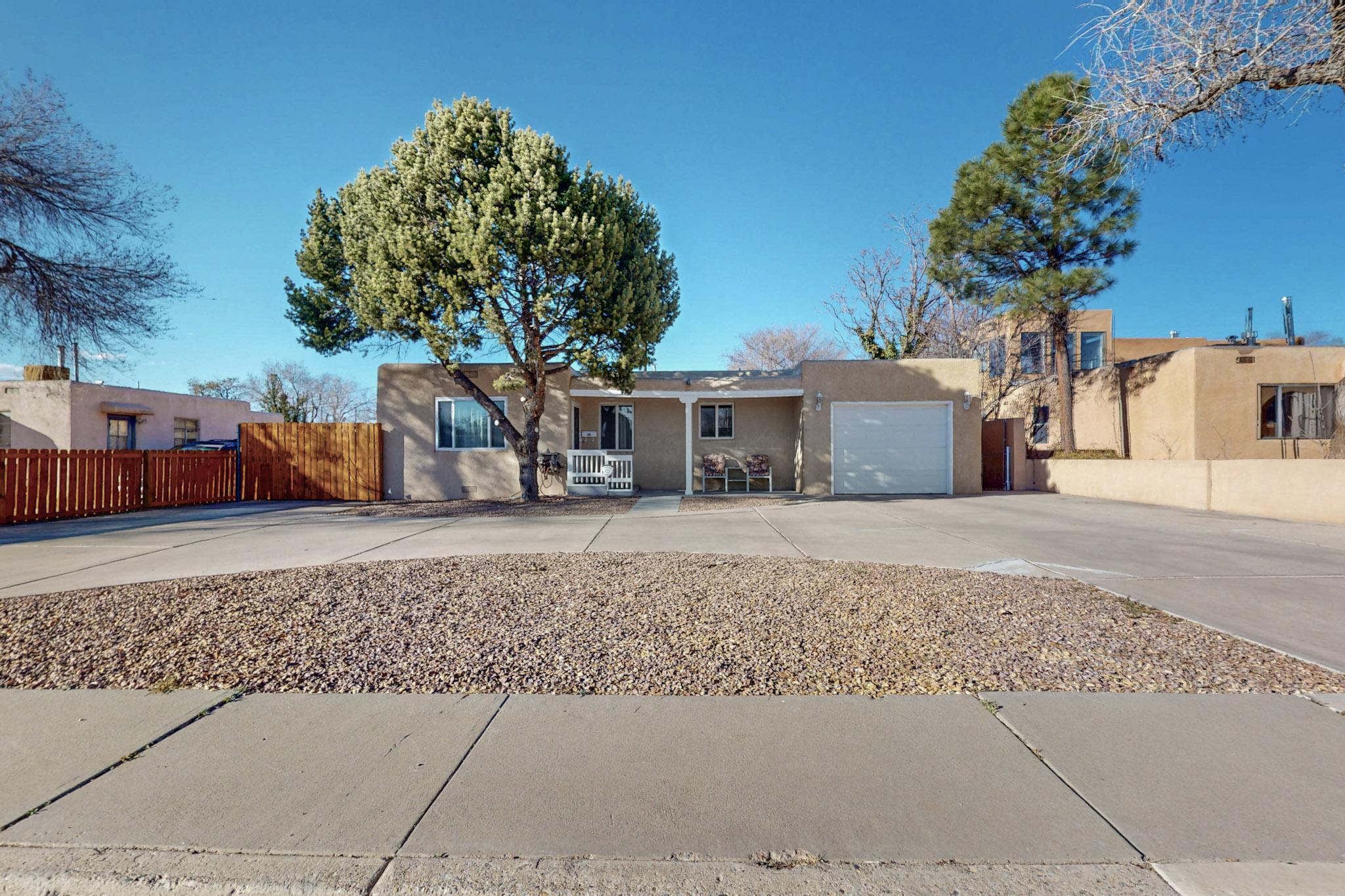 5417 EL ENCANTO Place NE