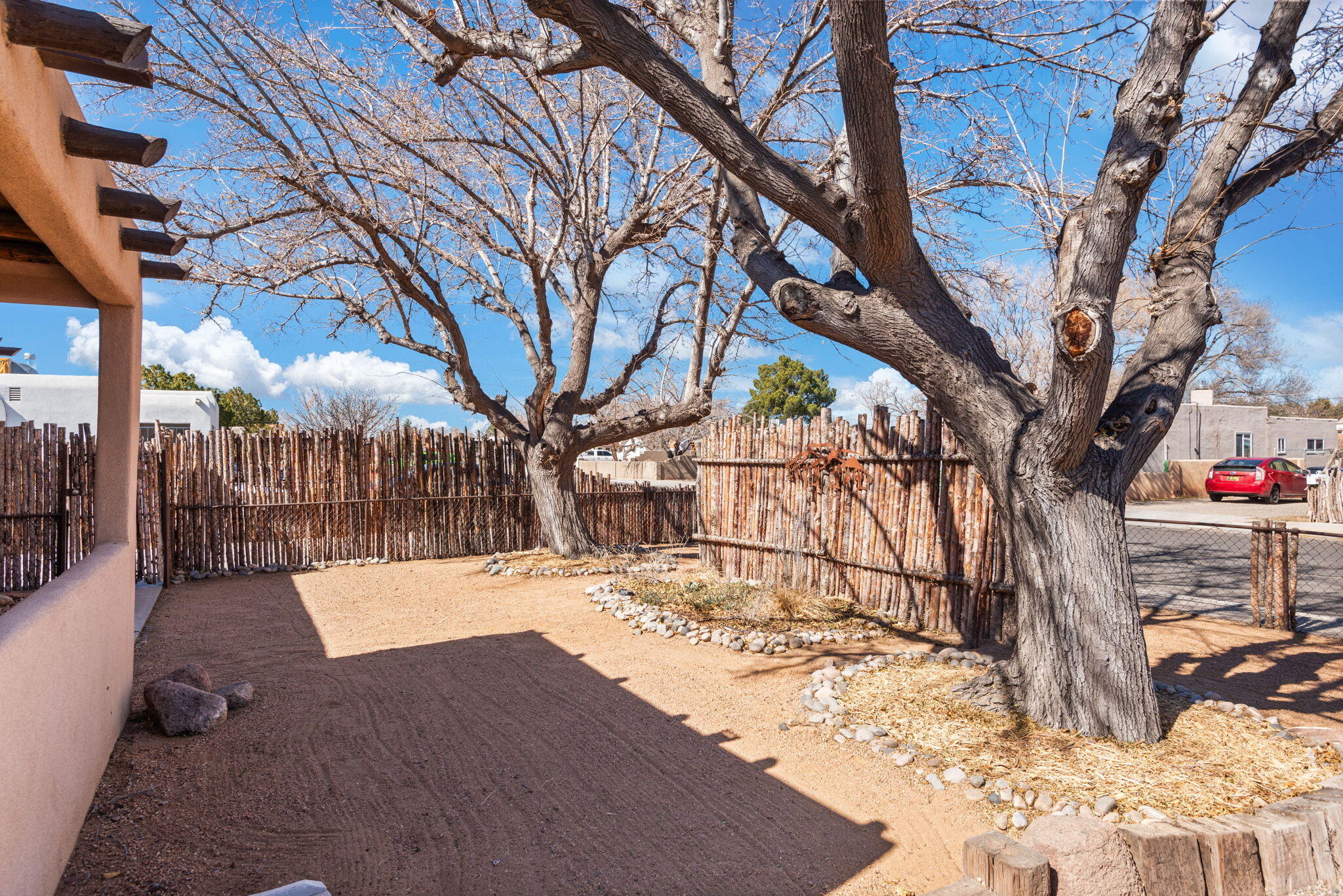 810 DELAMAR Avenue NW