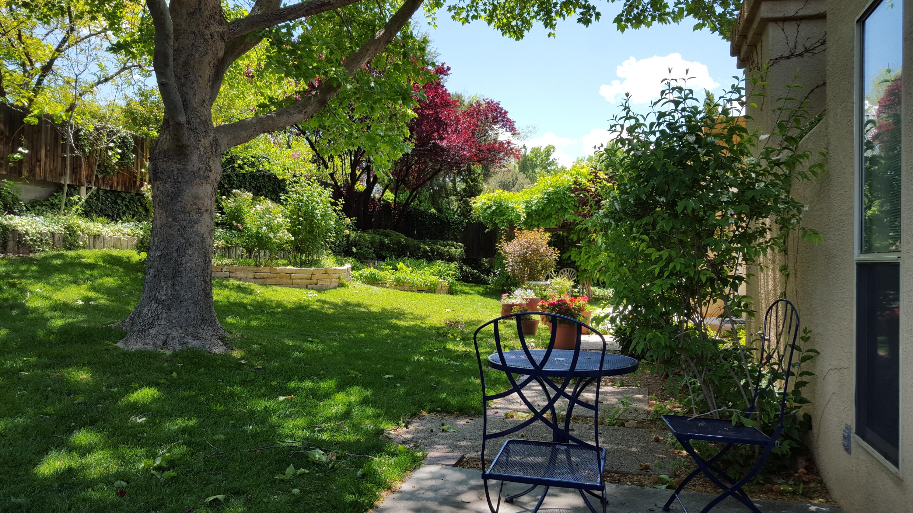 5720 PAPAYA Place NE