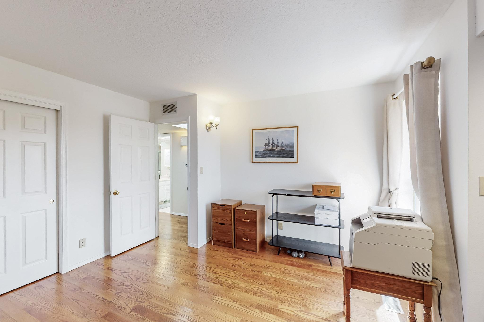 5720 PAPAYA Place NE