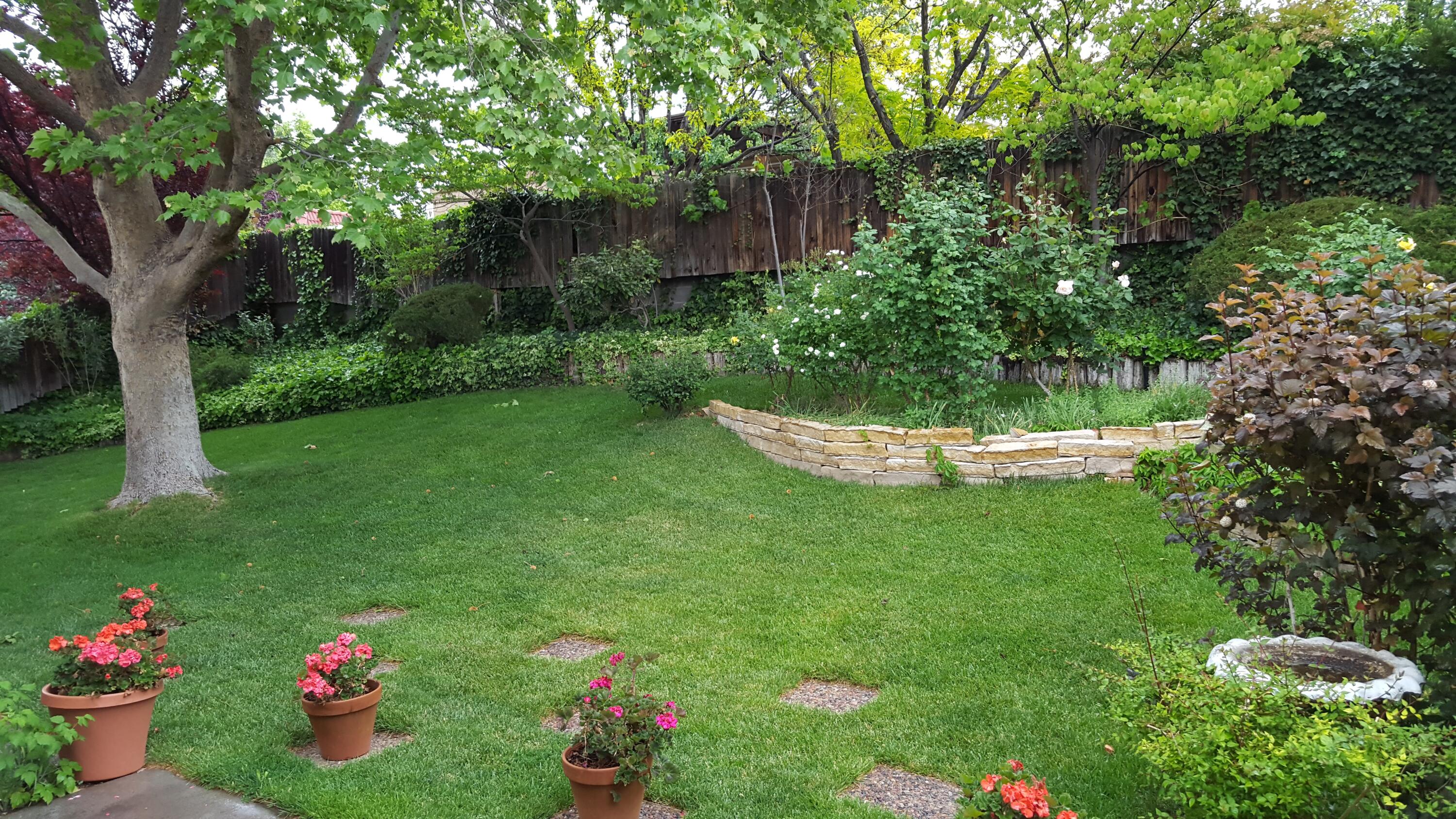 5720 PAPAYA Place NE