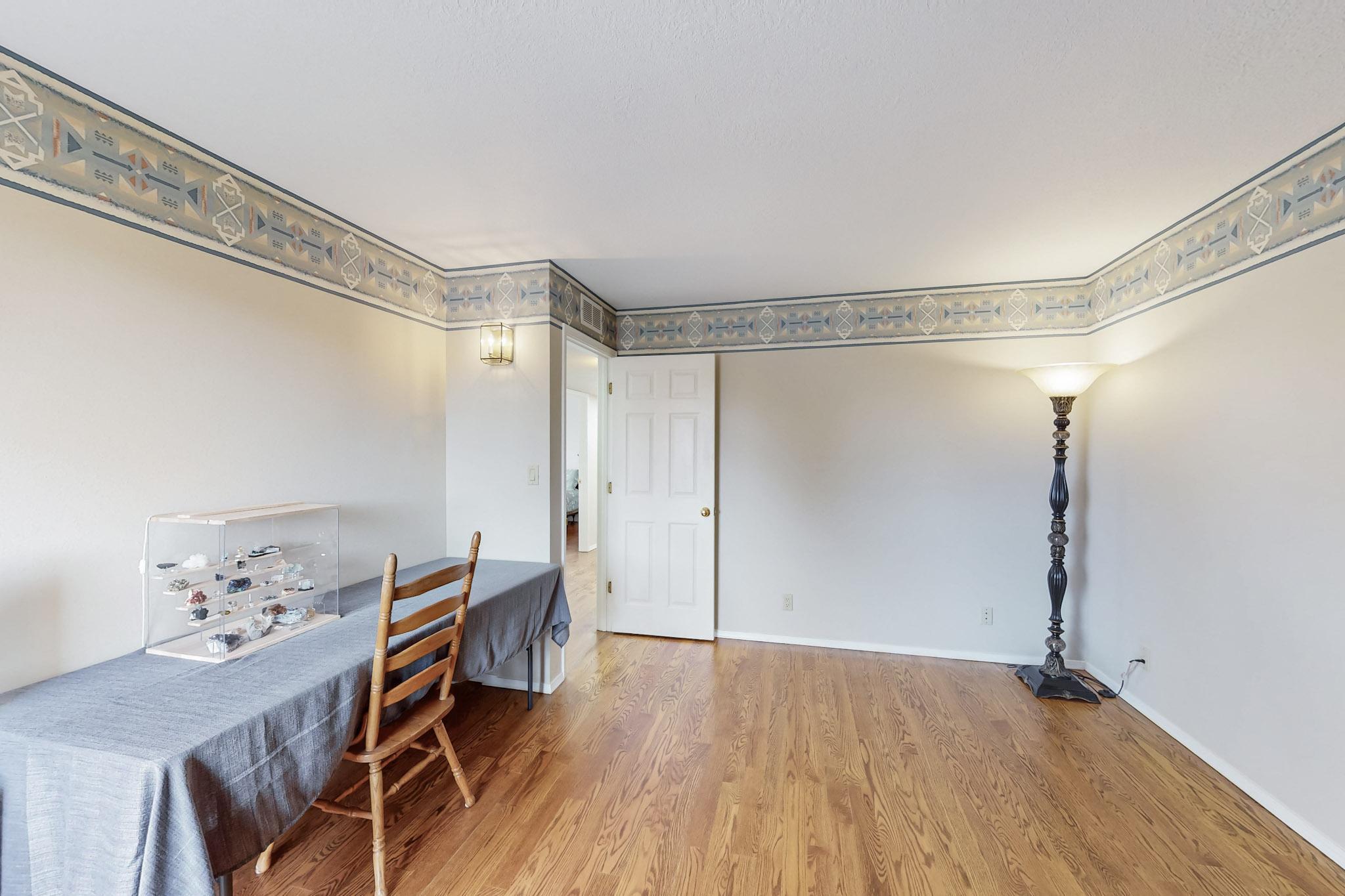 5720 PAPAYA Place NE