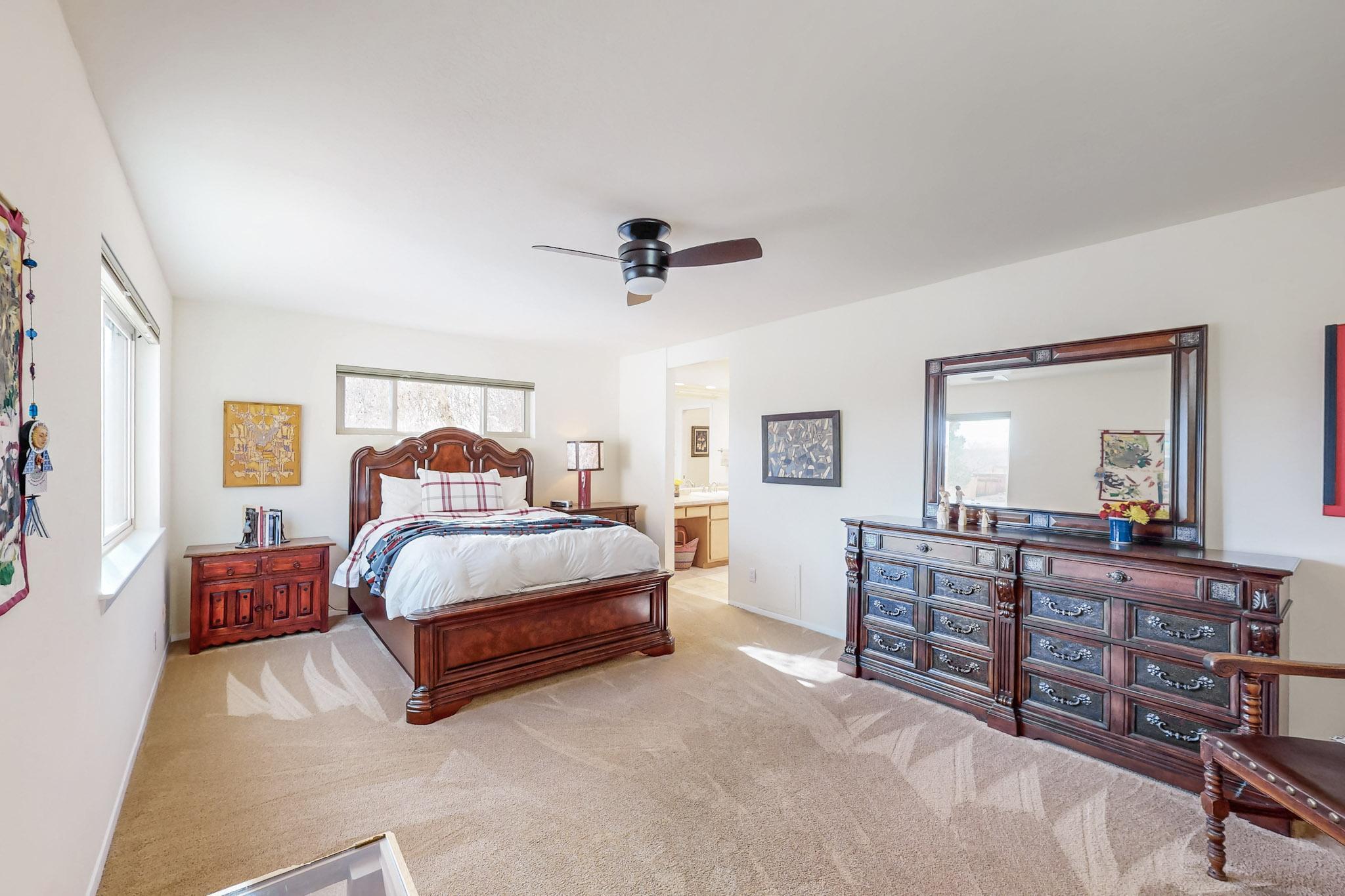 1911 QUAIL RUN Road NE