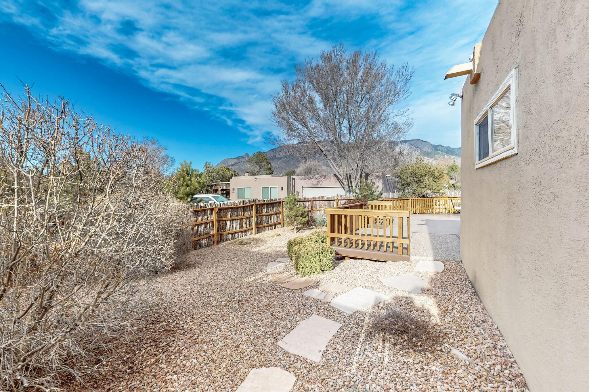 1911 QUAIL RUN Road NE