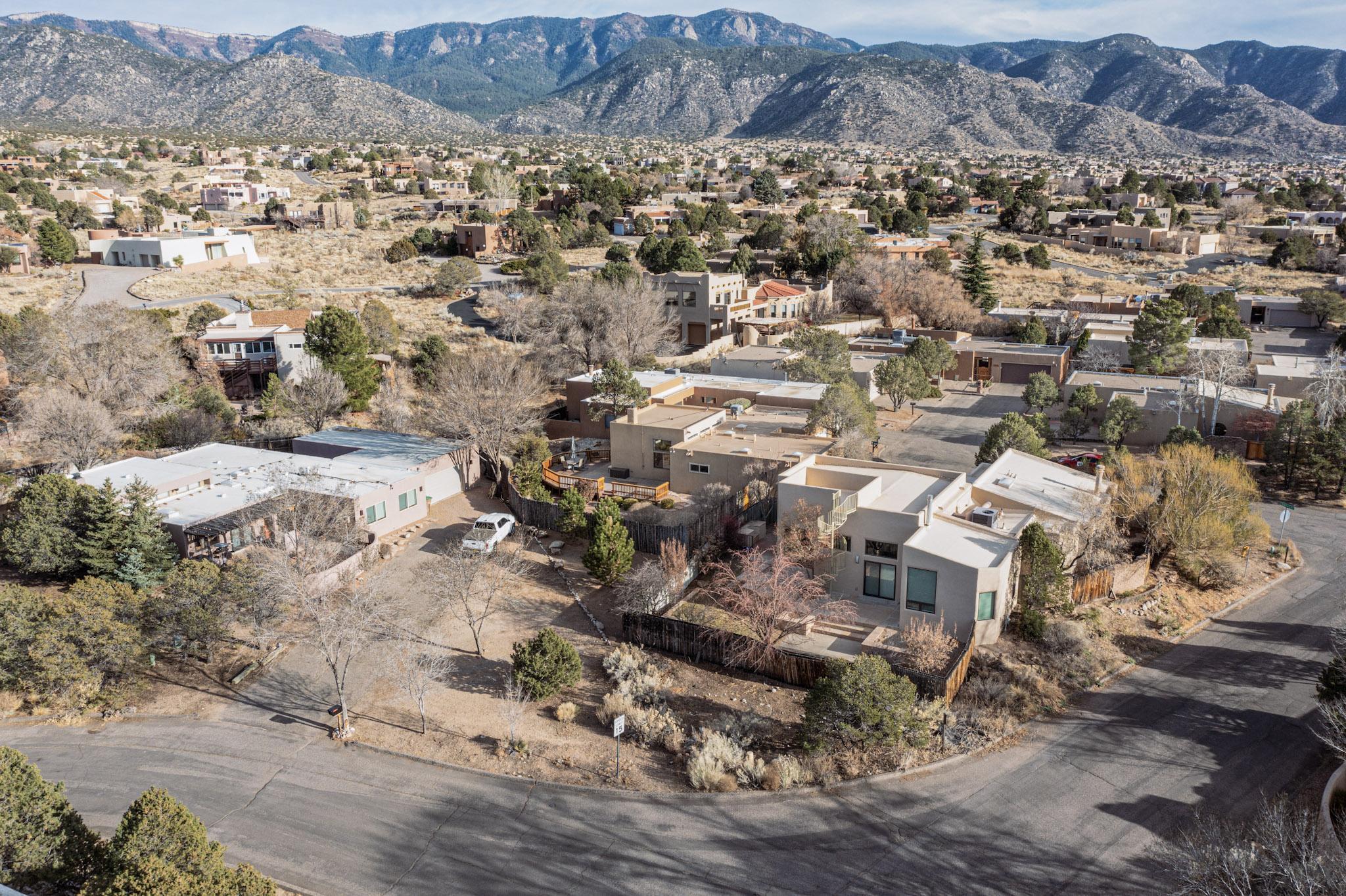 1911 QUAIL RUN Road NE