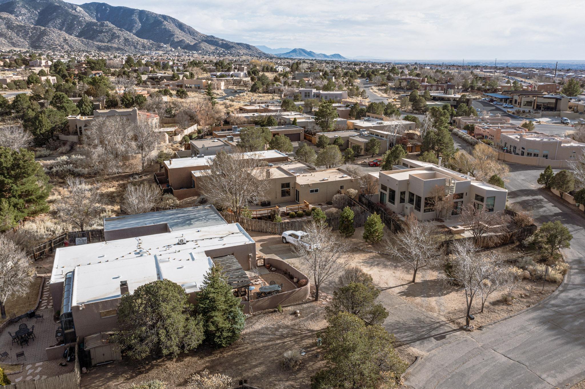 1911 QUAIL RUN Road NE