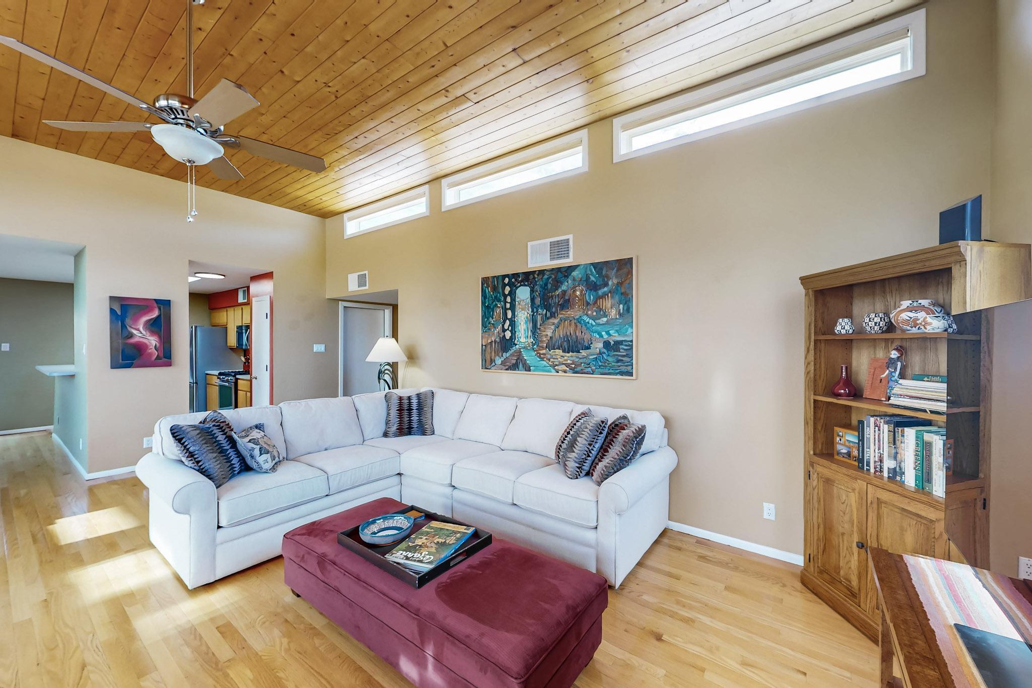 1911 QUAIL RUN Road NE