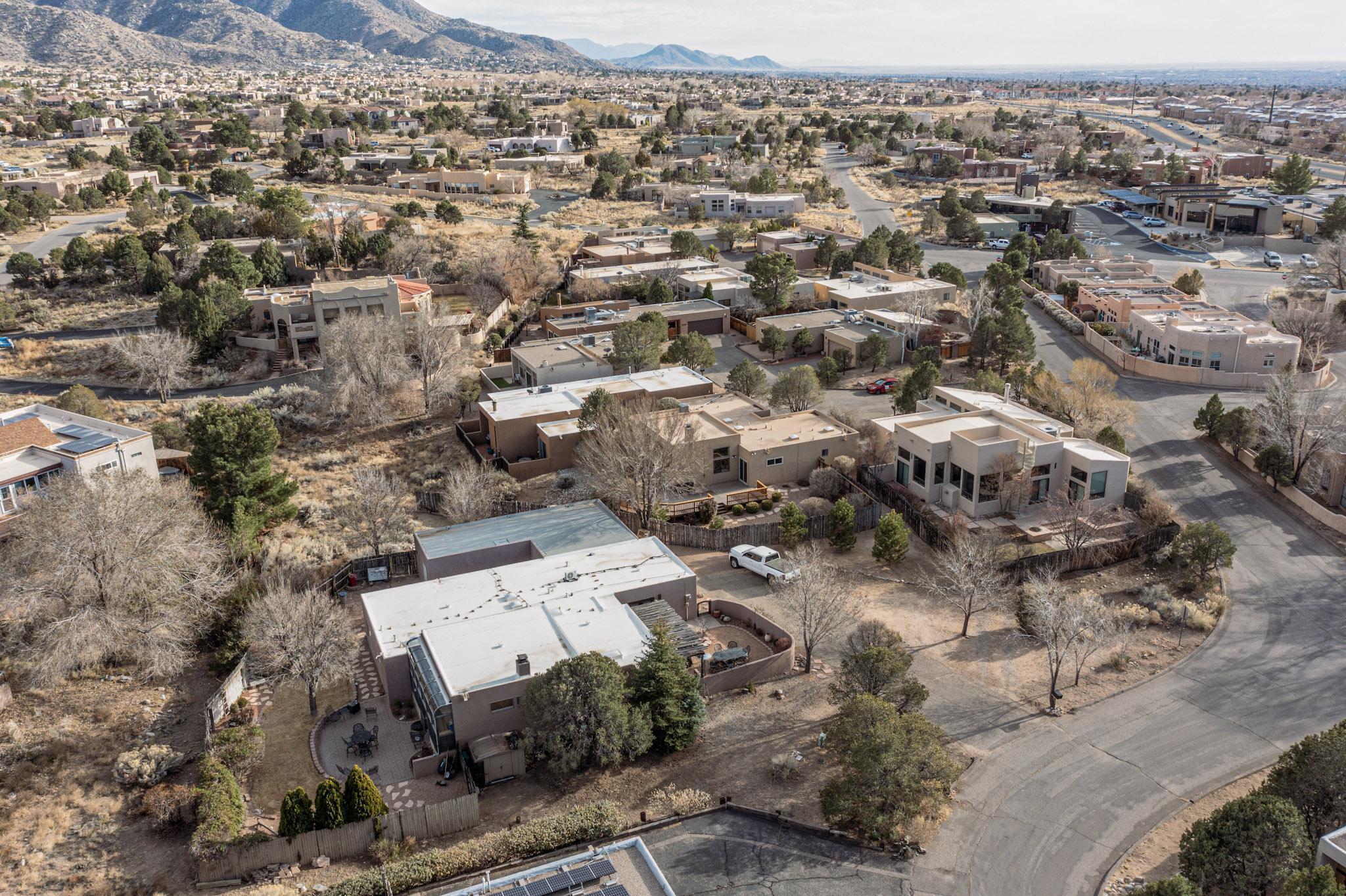 1911 QUAIL RUN Road NE