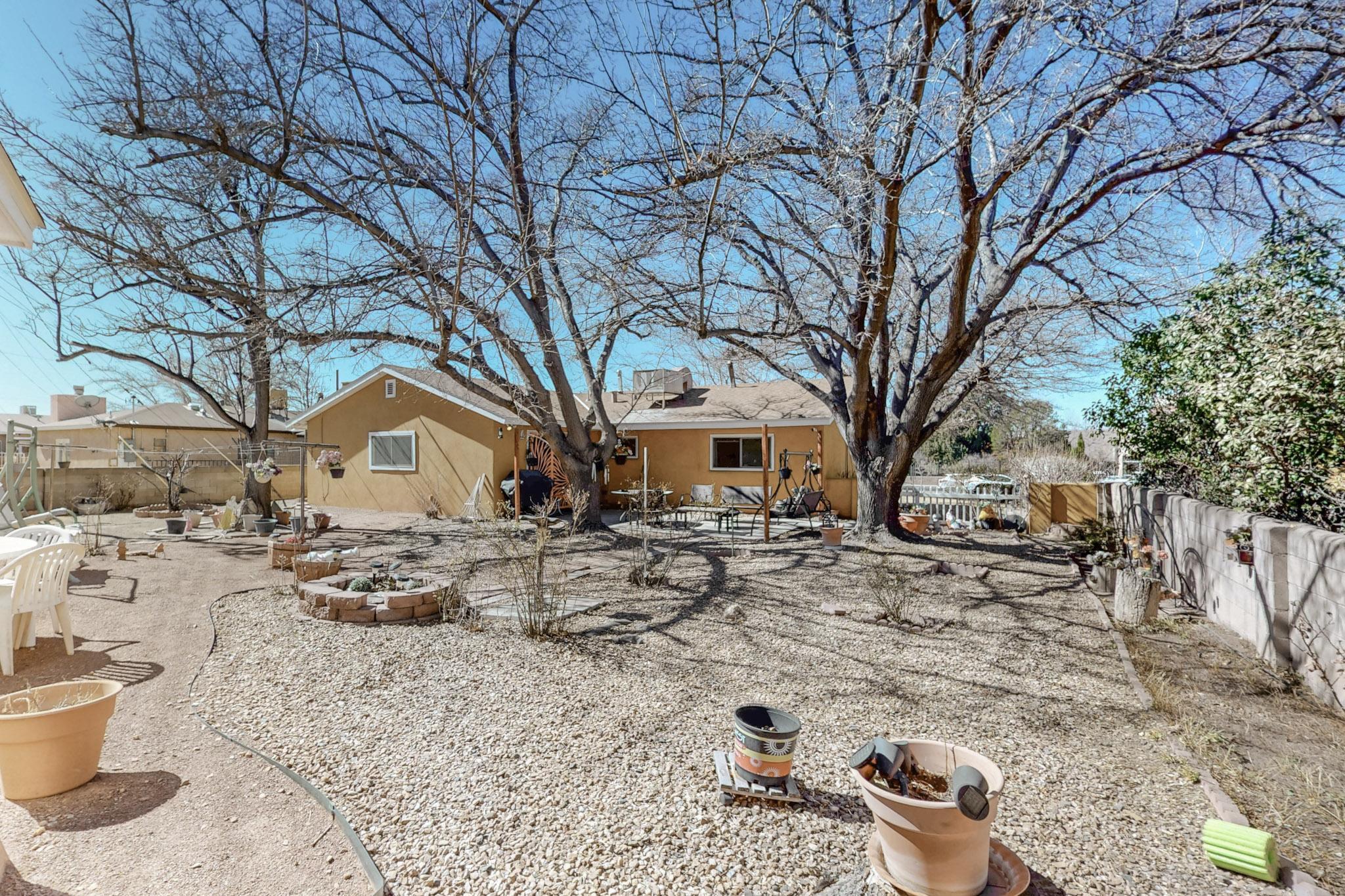 3706 CARLISLE Boulevard NE