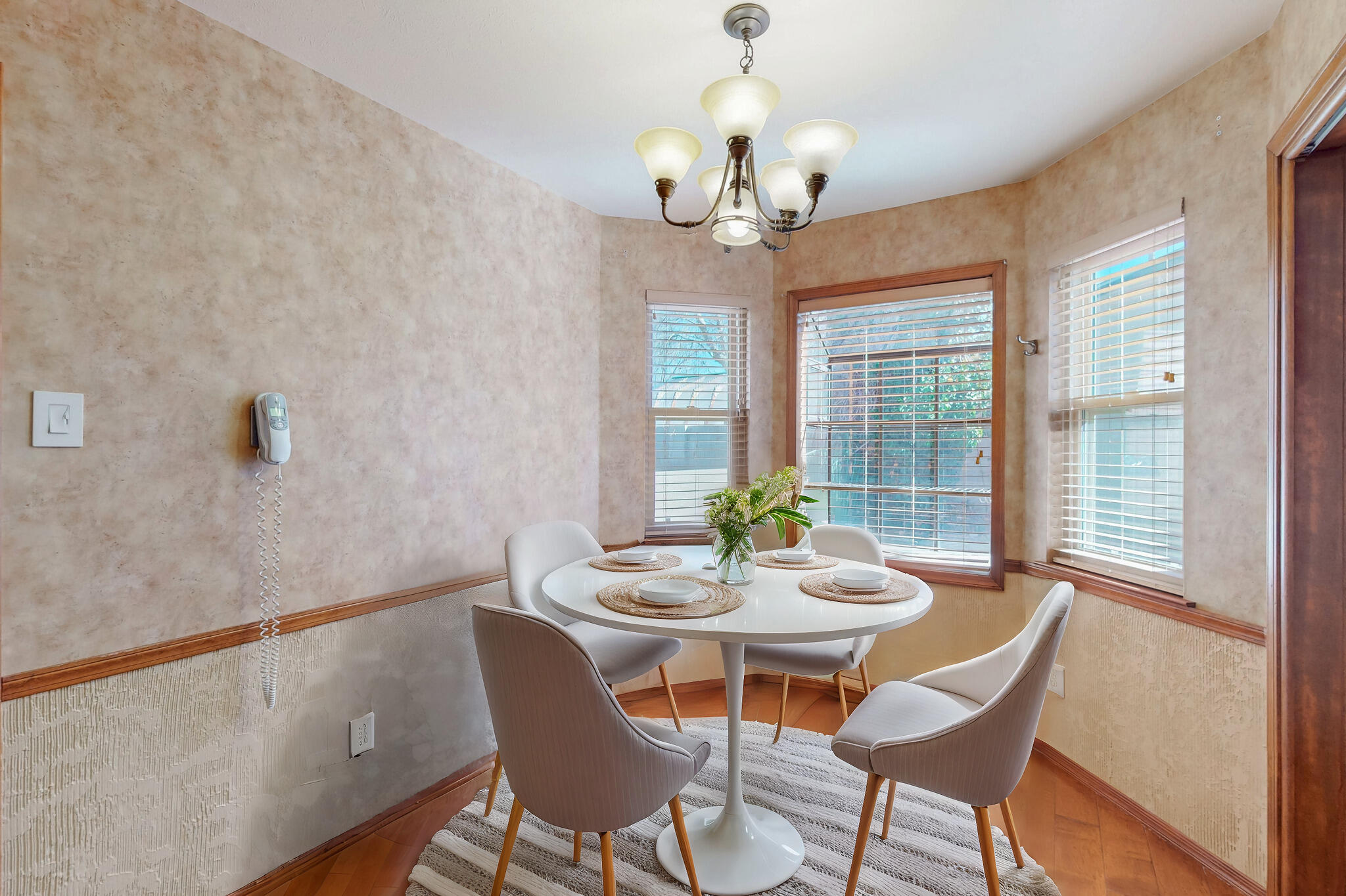 7220 CAPITOL Drive NE