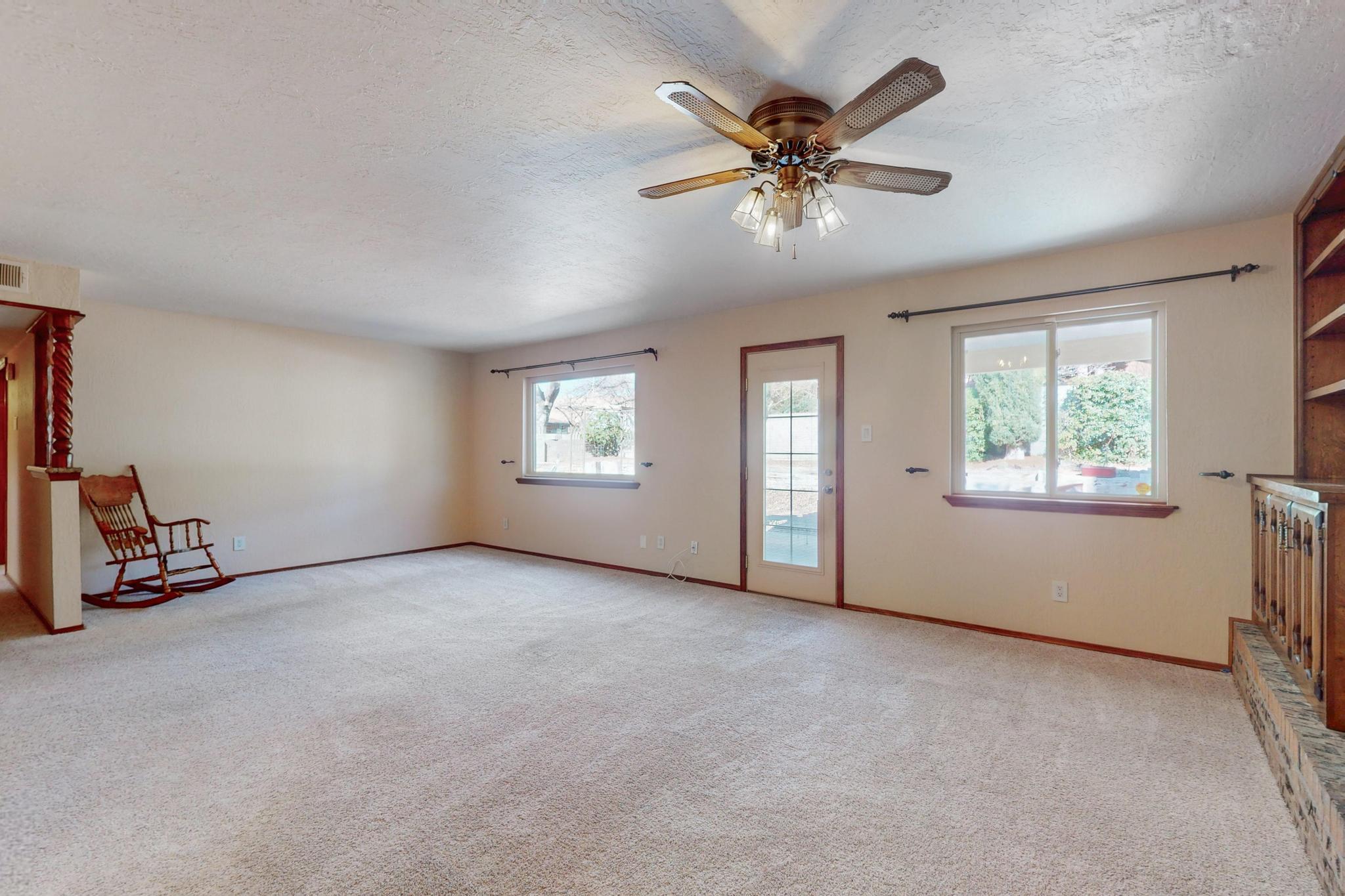 7220 CAPITOL Drive NE