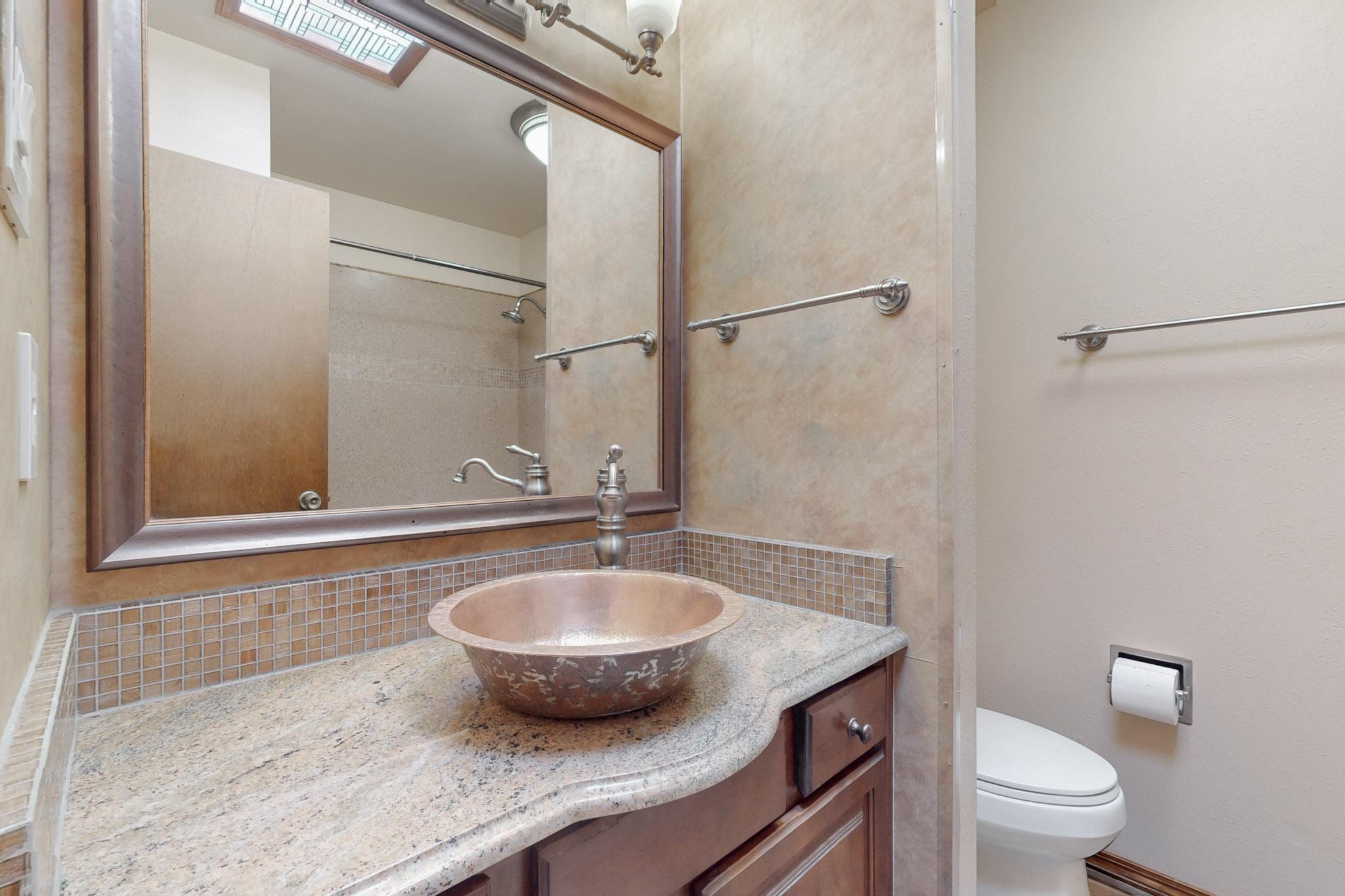 7220 CAPITOL Drive NE