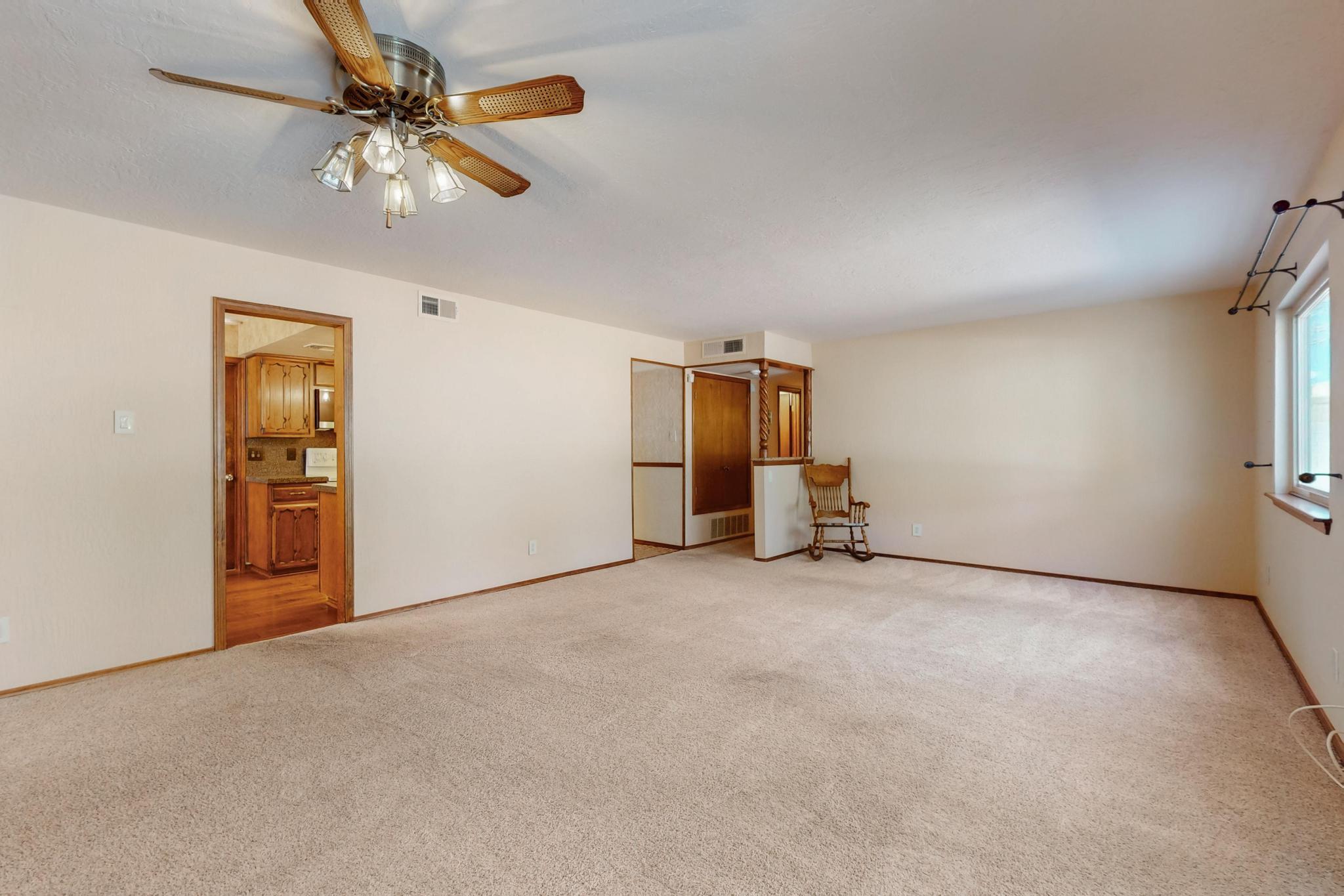 7220 CAPITOL Drive NE