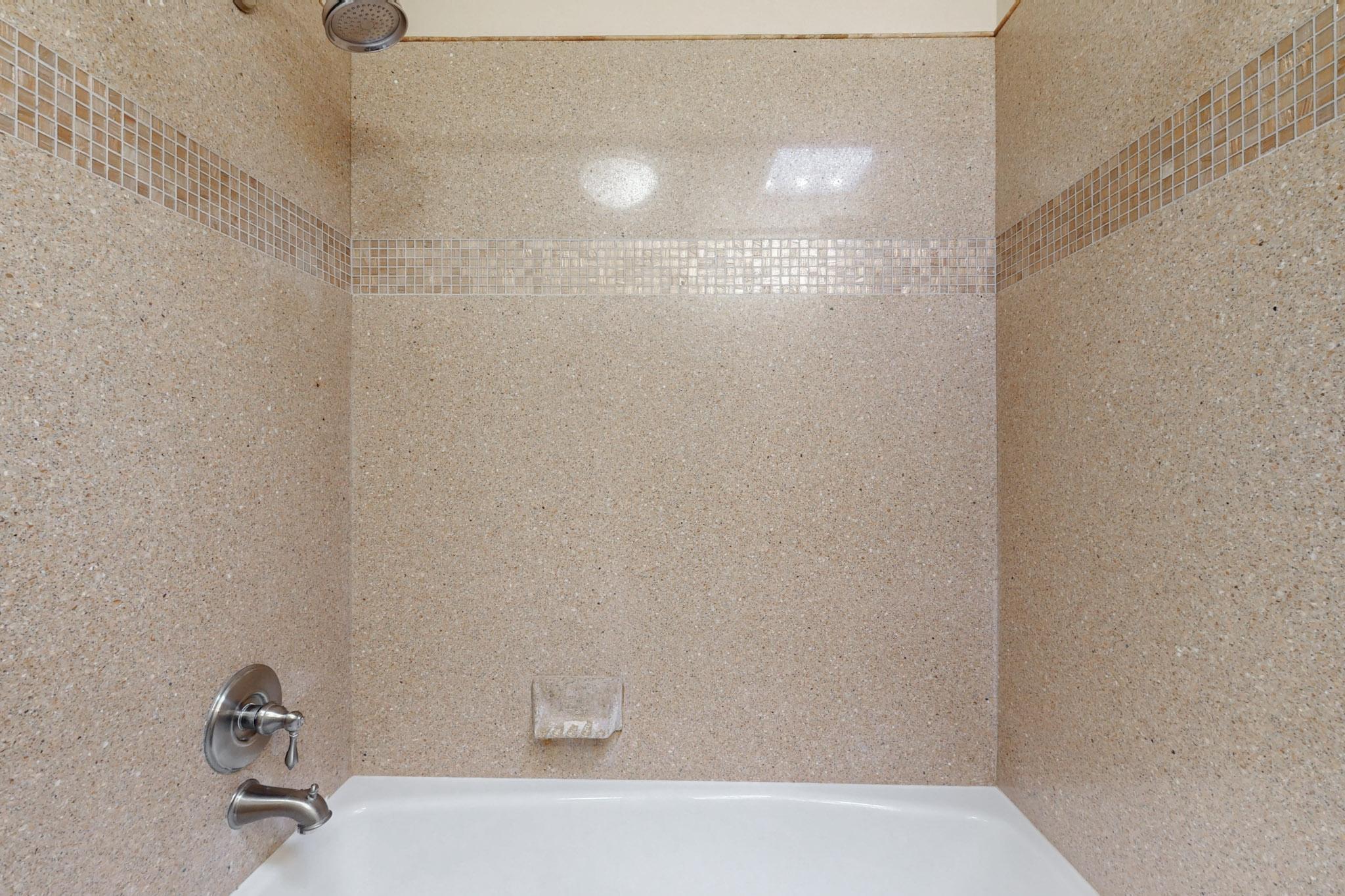 7220 CAPITOL Drive NE