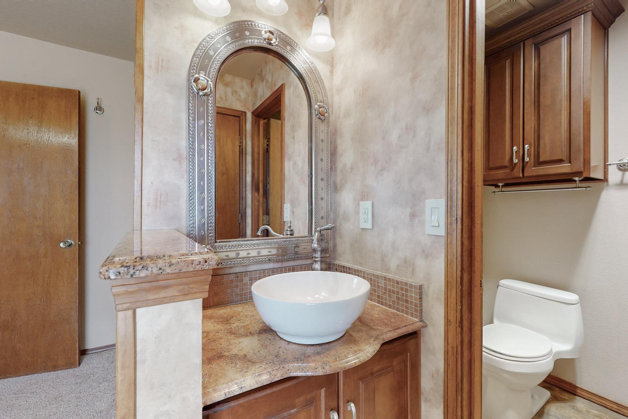 7220 CAPITOL Drive NE