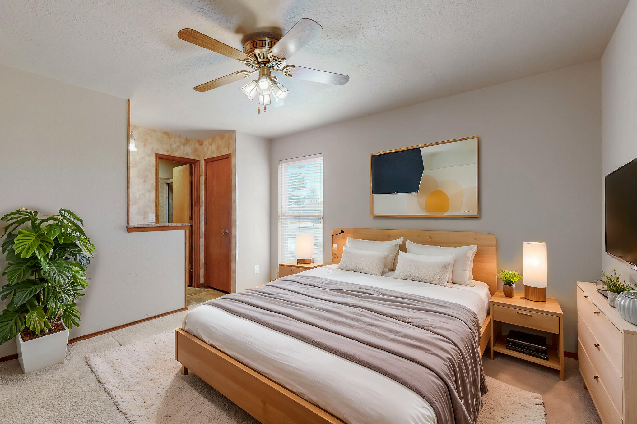 7220 CAPITOL Drive NE