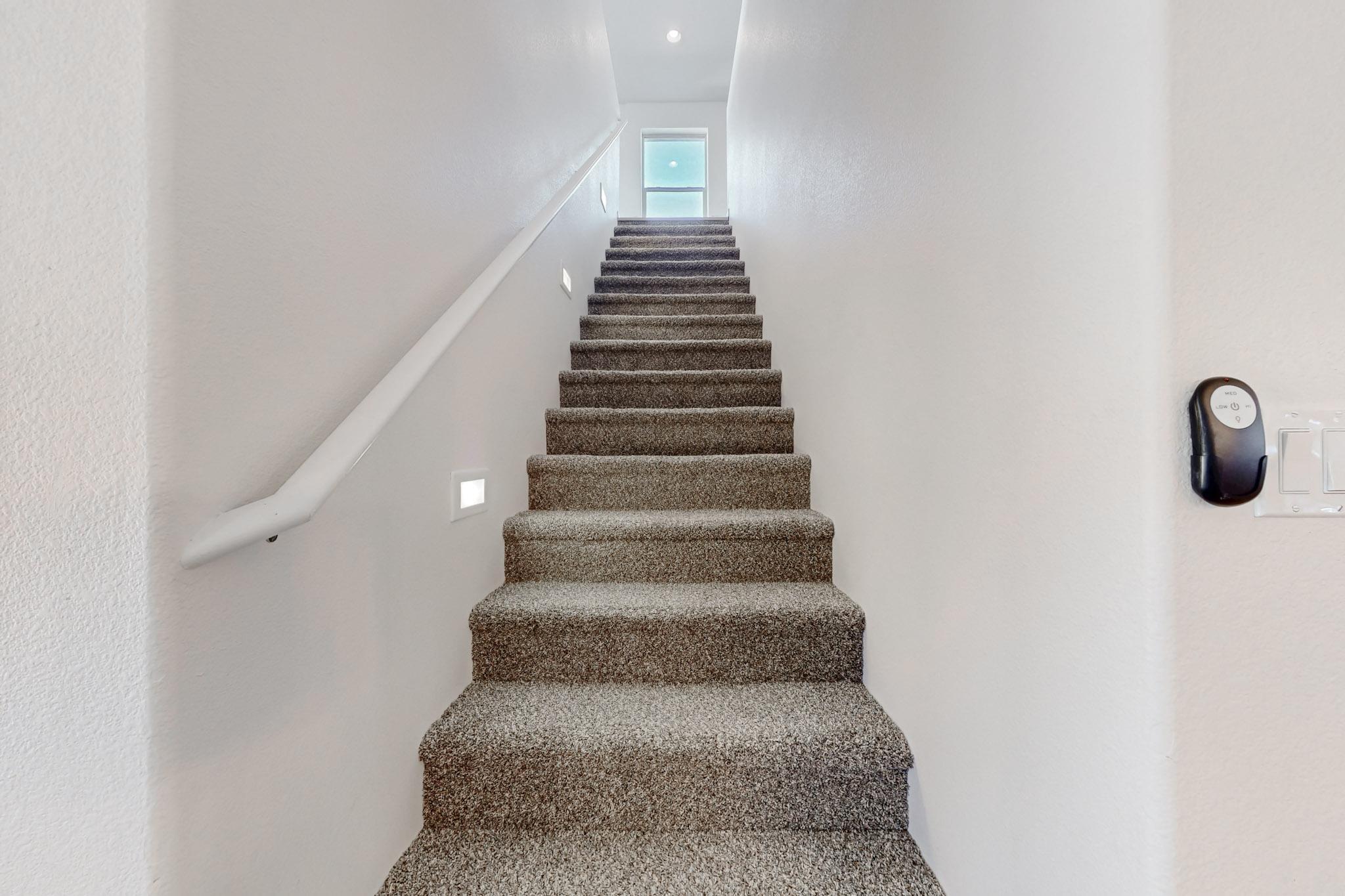 6431 MOUNTAIN HAWK Way NE