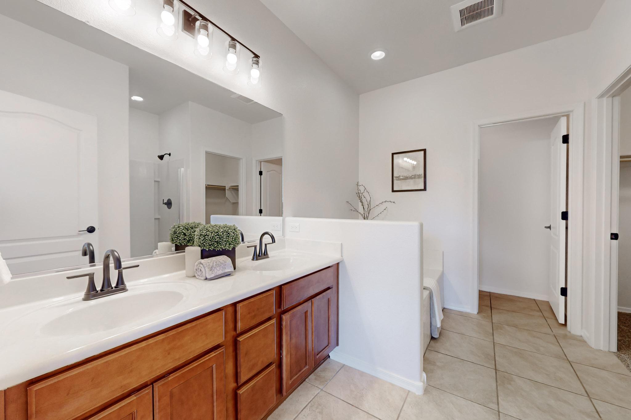 6431 MOUNTAIN HAWK Way NE