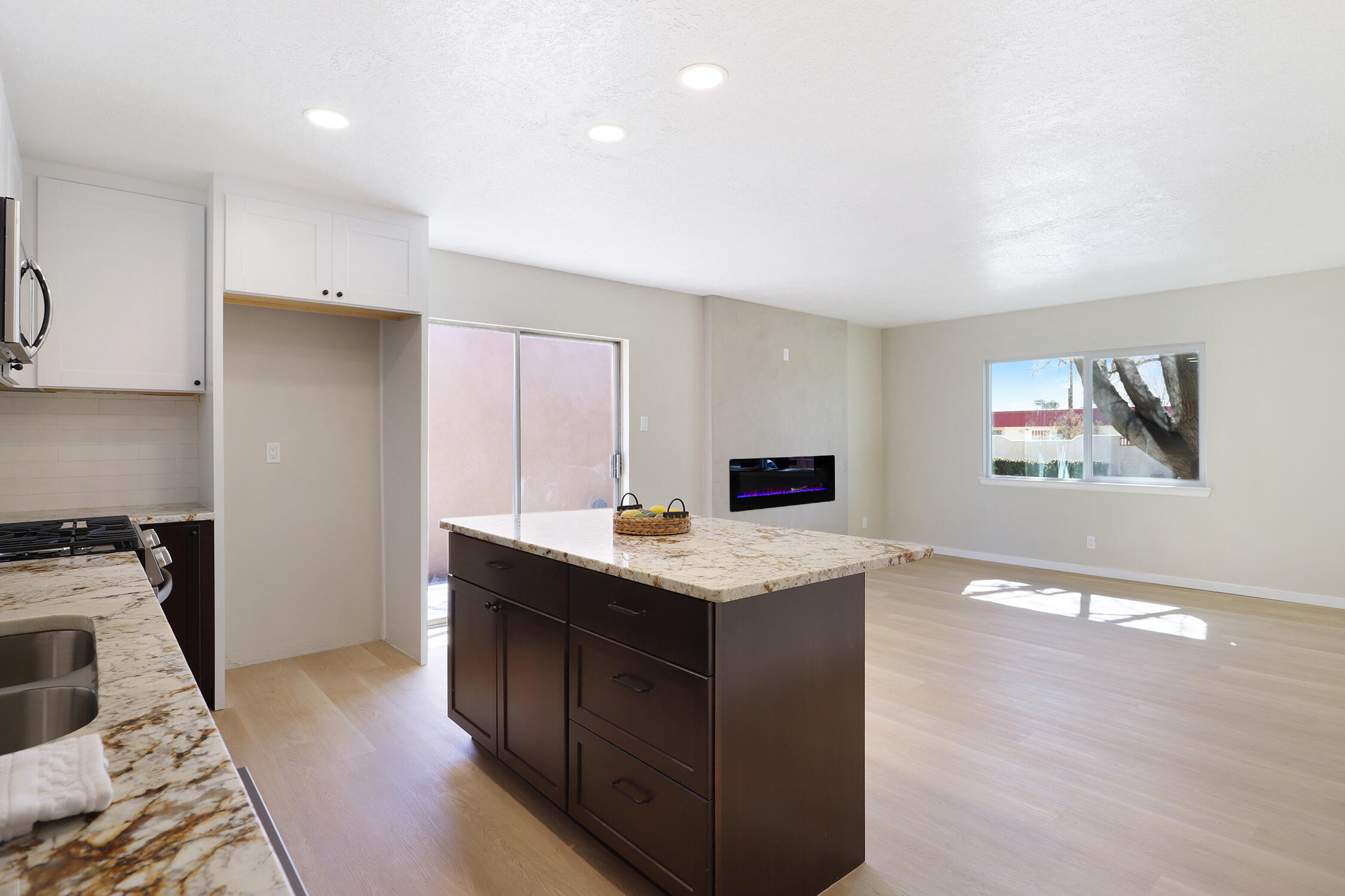 1205 LA POBLANA Road NW