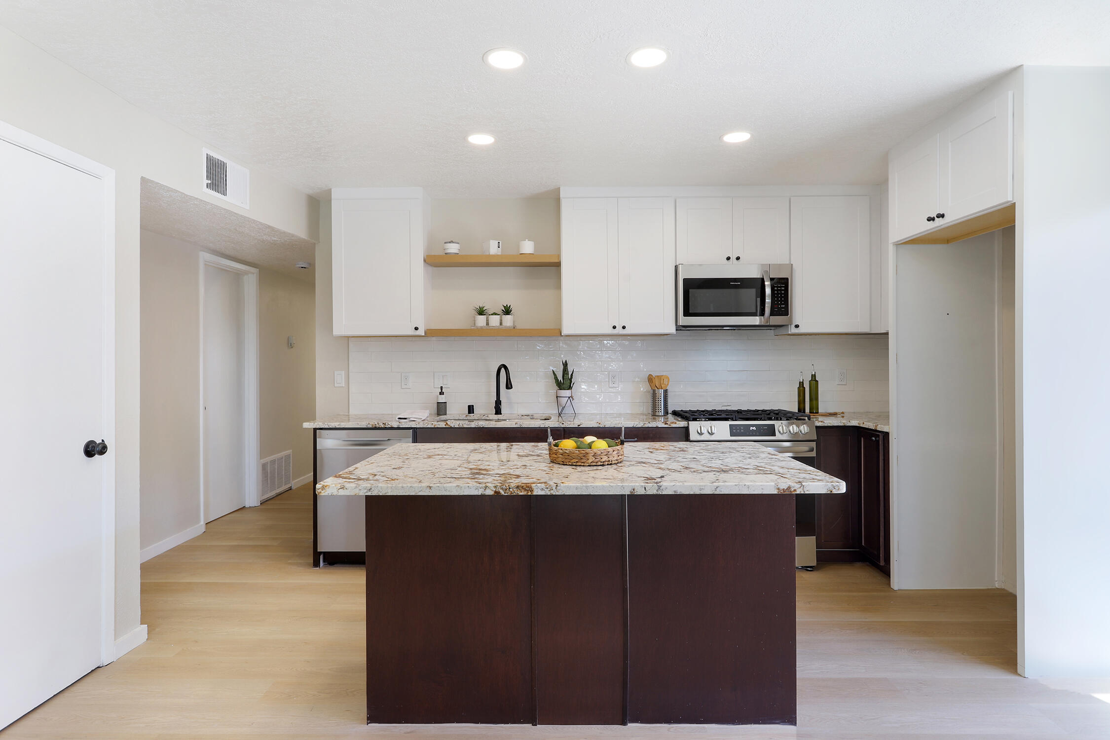 1205 LA POBLANA Road NW