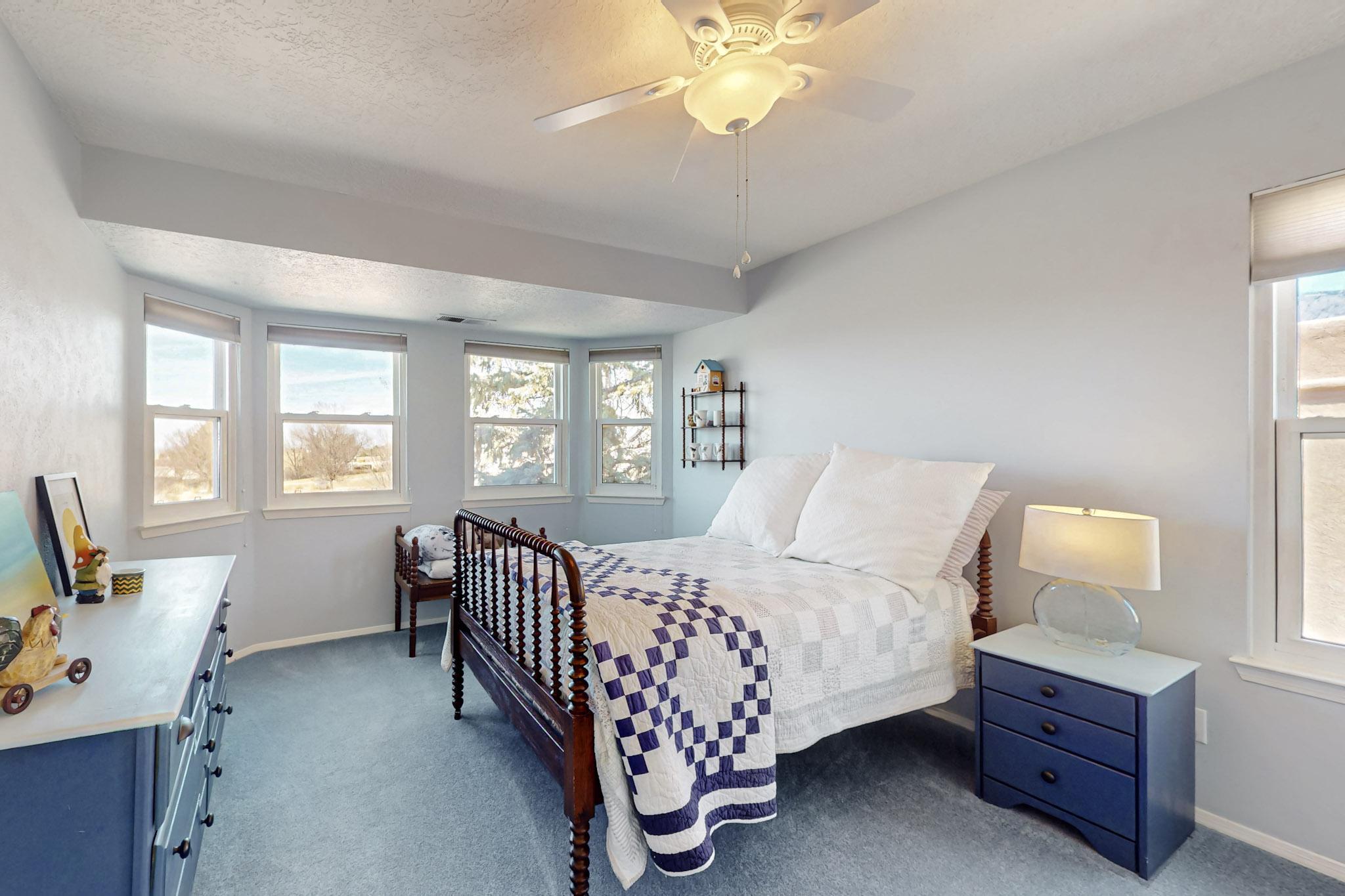 11500 SAN VICTORIO Avenue NE