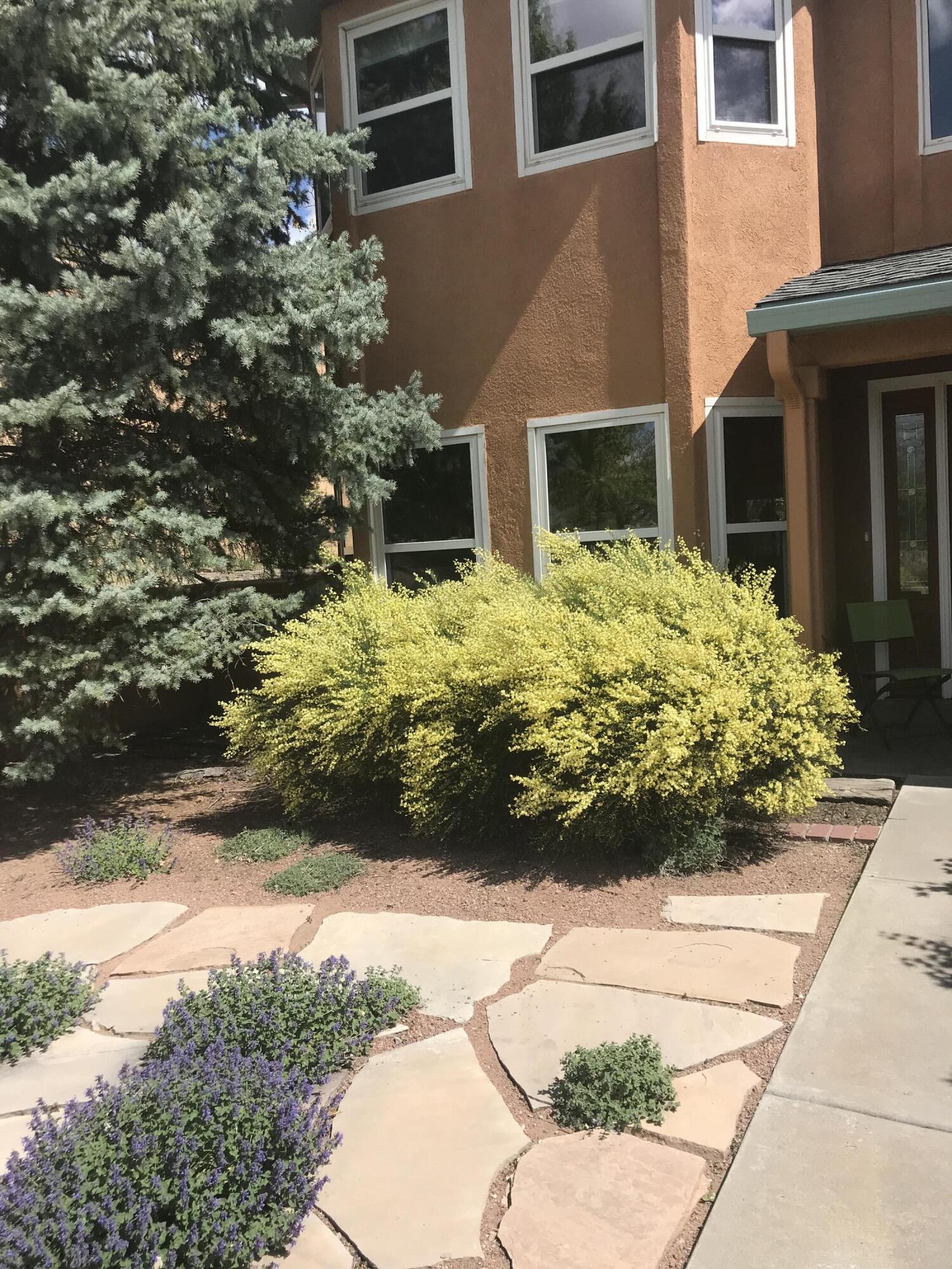 11500 SAN VICTORIO Avenue NE