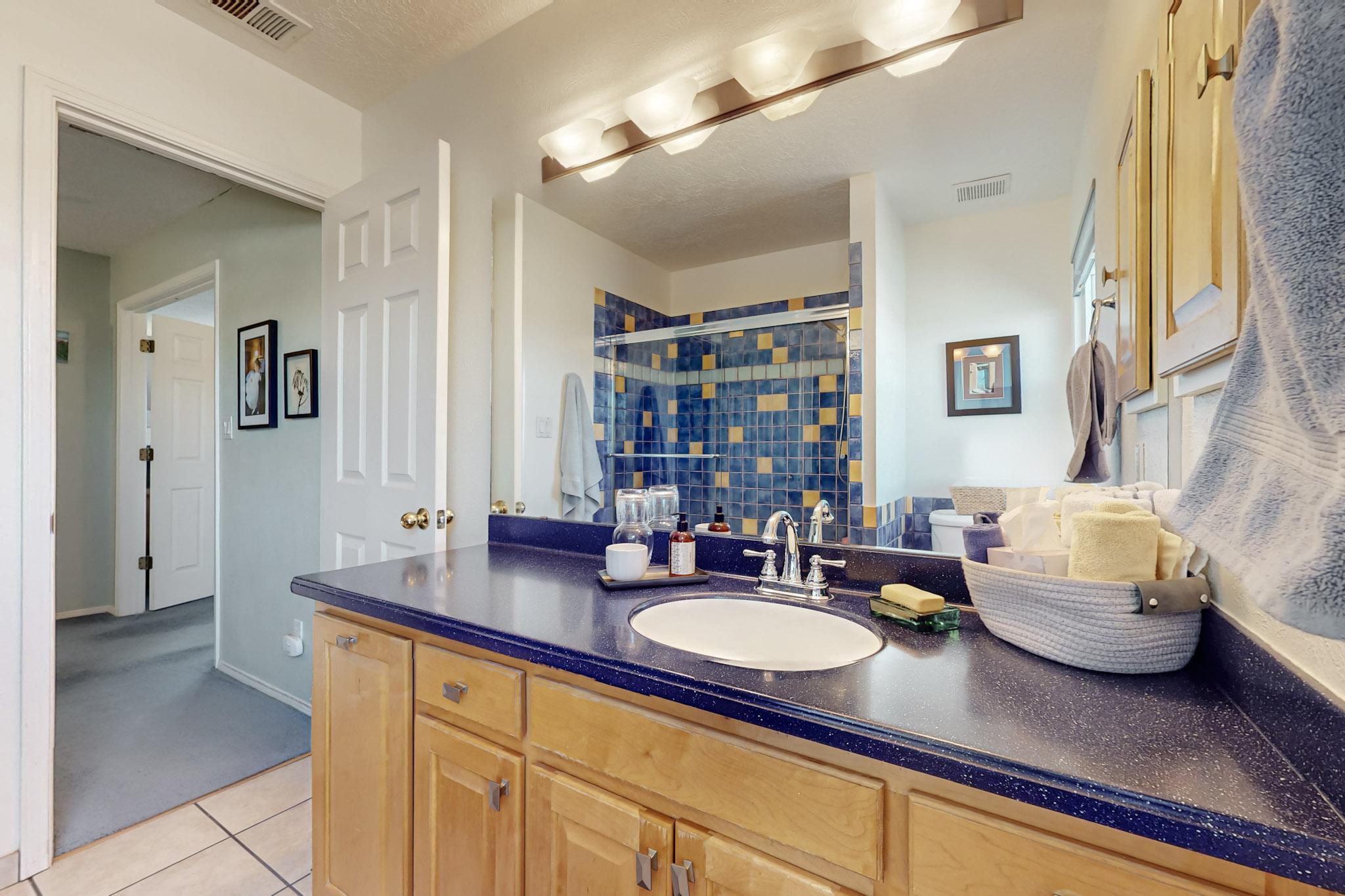 11500 SAN VICTORIO Avenue NE