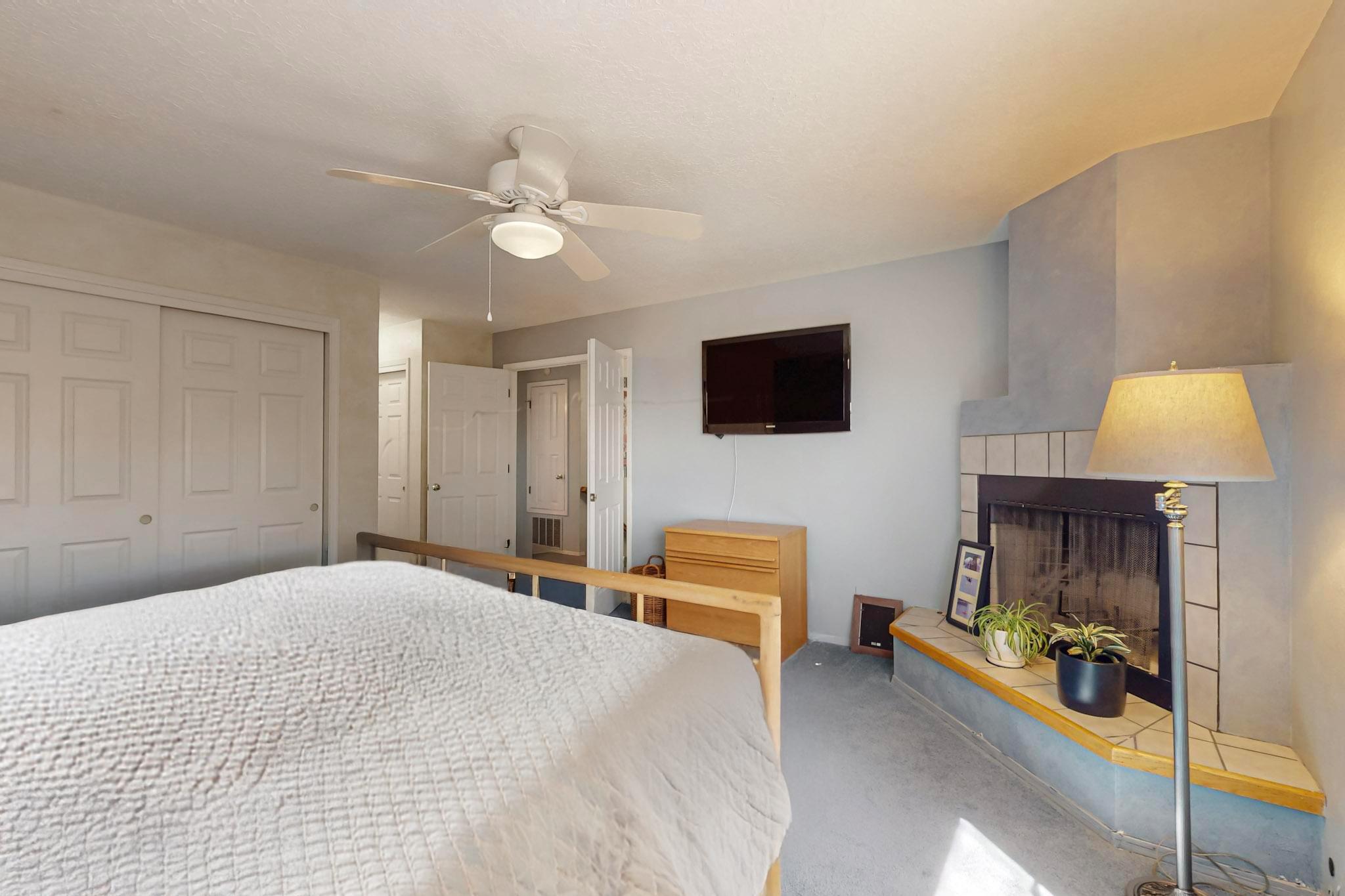 11500 SAN VICTORIO Avenue NE