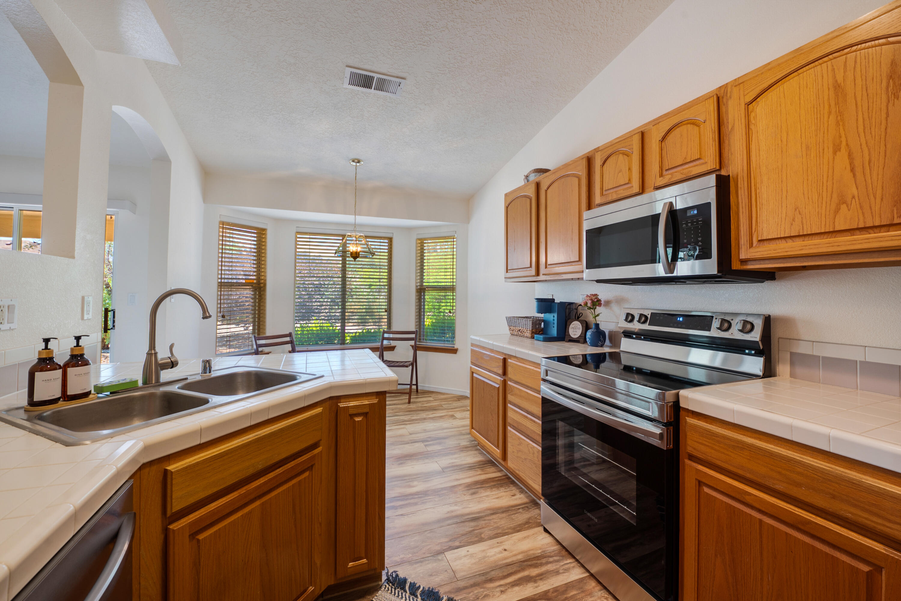 1647 CERRO CRESTADO Drive NW