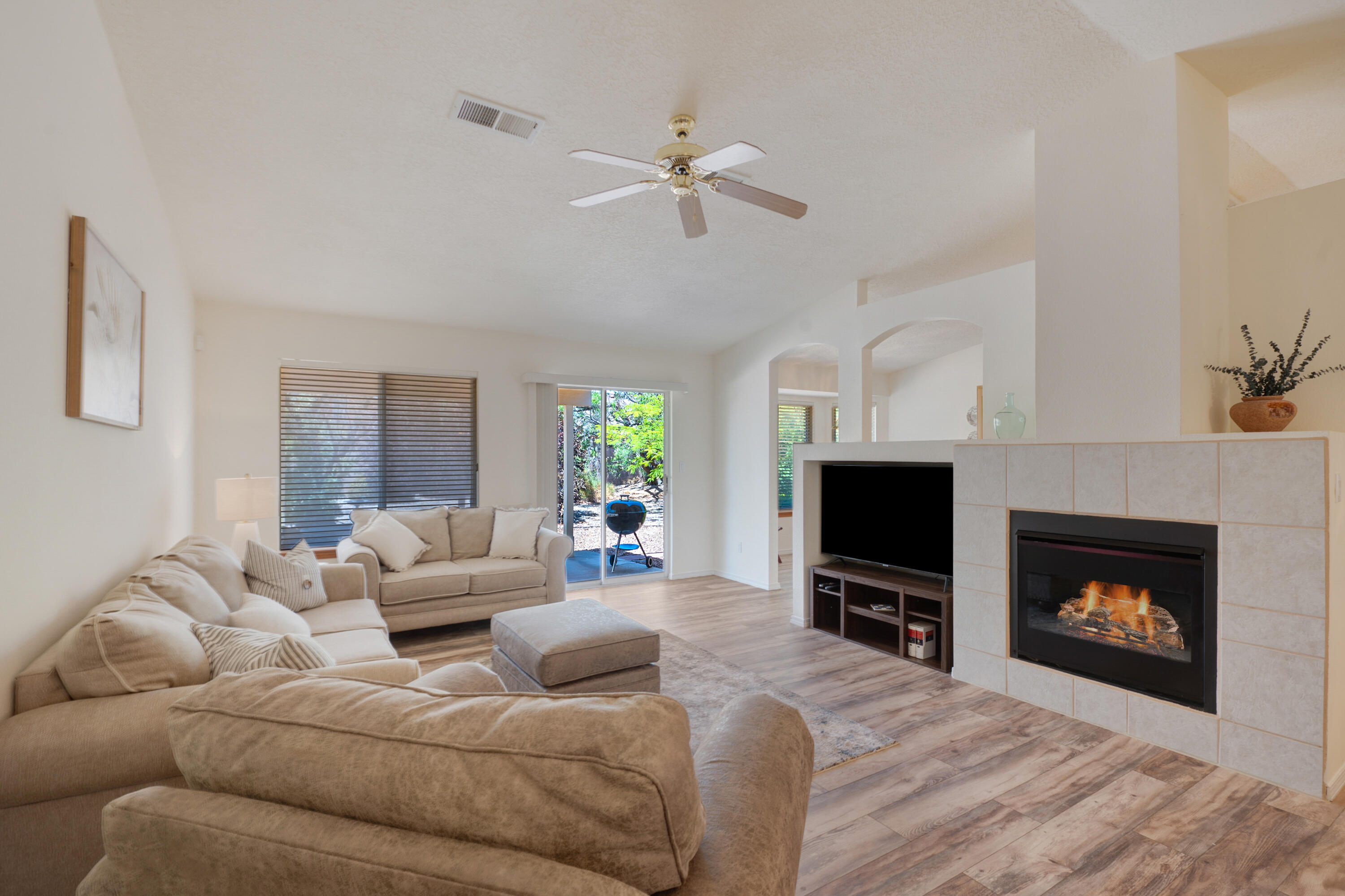 1647 CERRO CRESTADO Drive NW