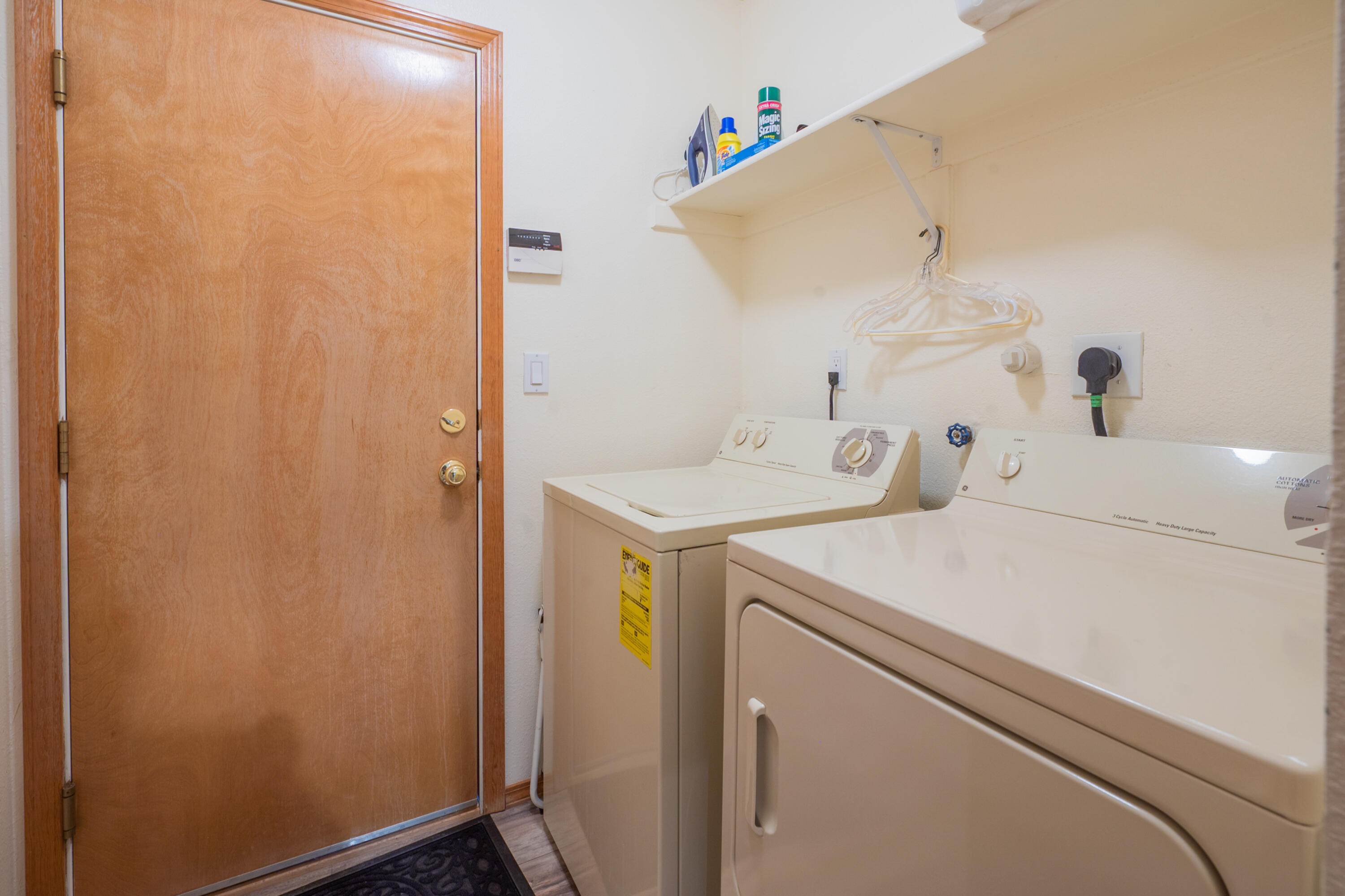 1647 CERRO CRESTADO Drive NW