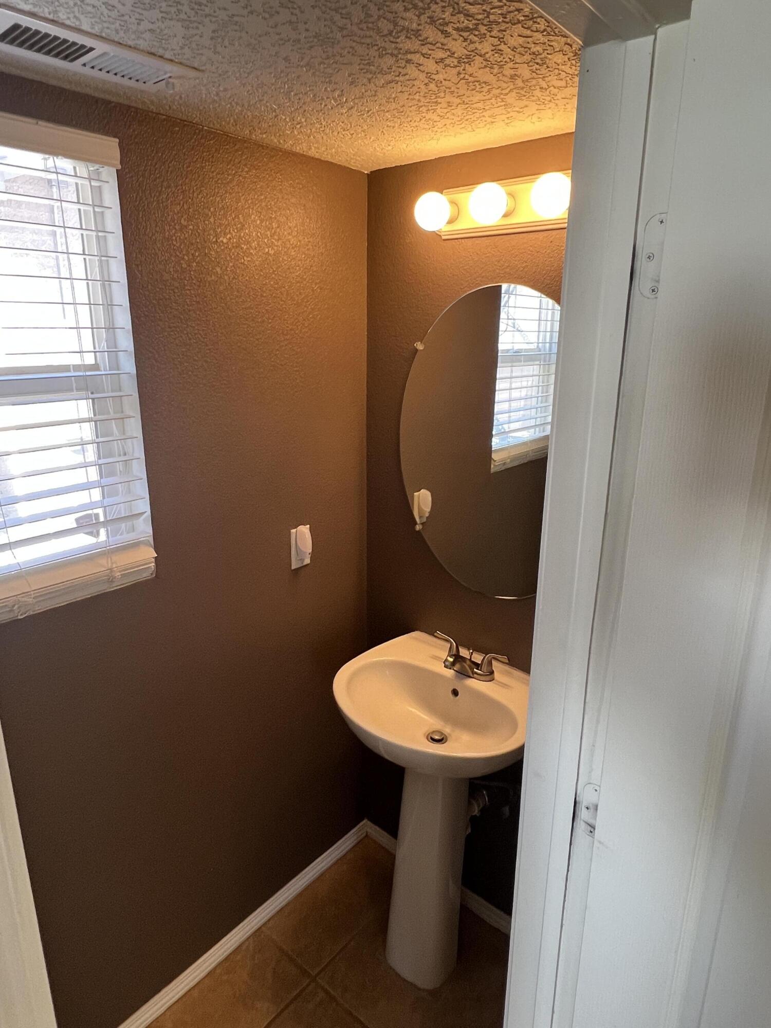 7716 Kentwood Avenue NW