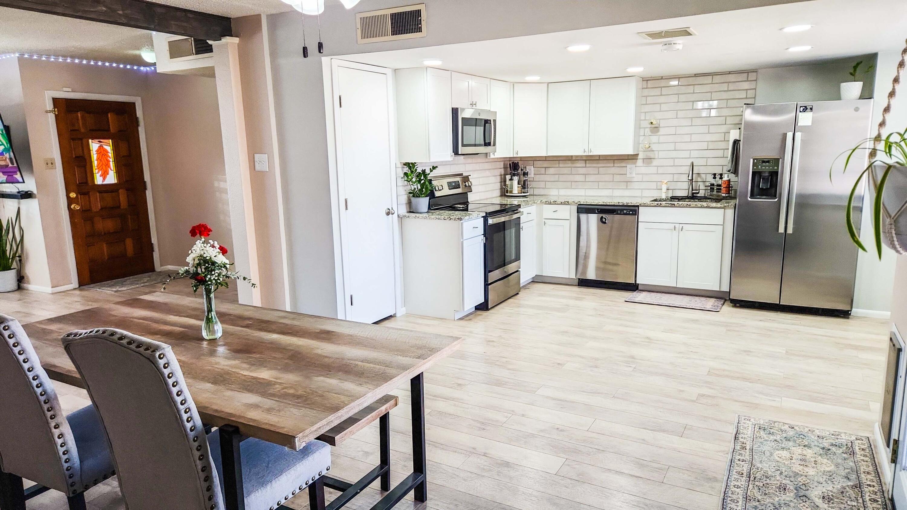 11605 COPPER Avenue NE