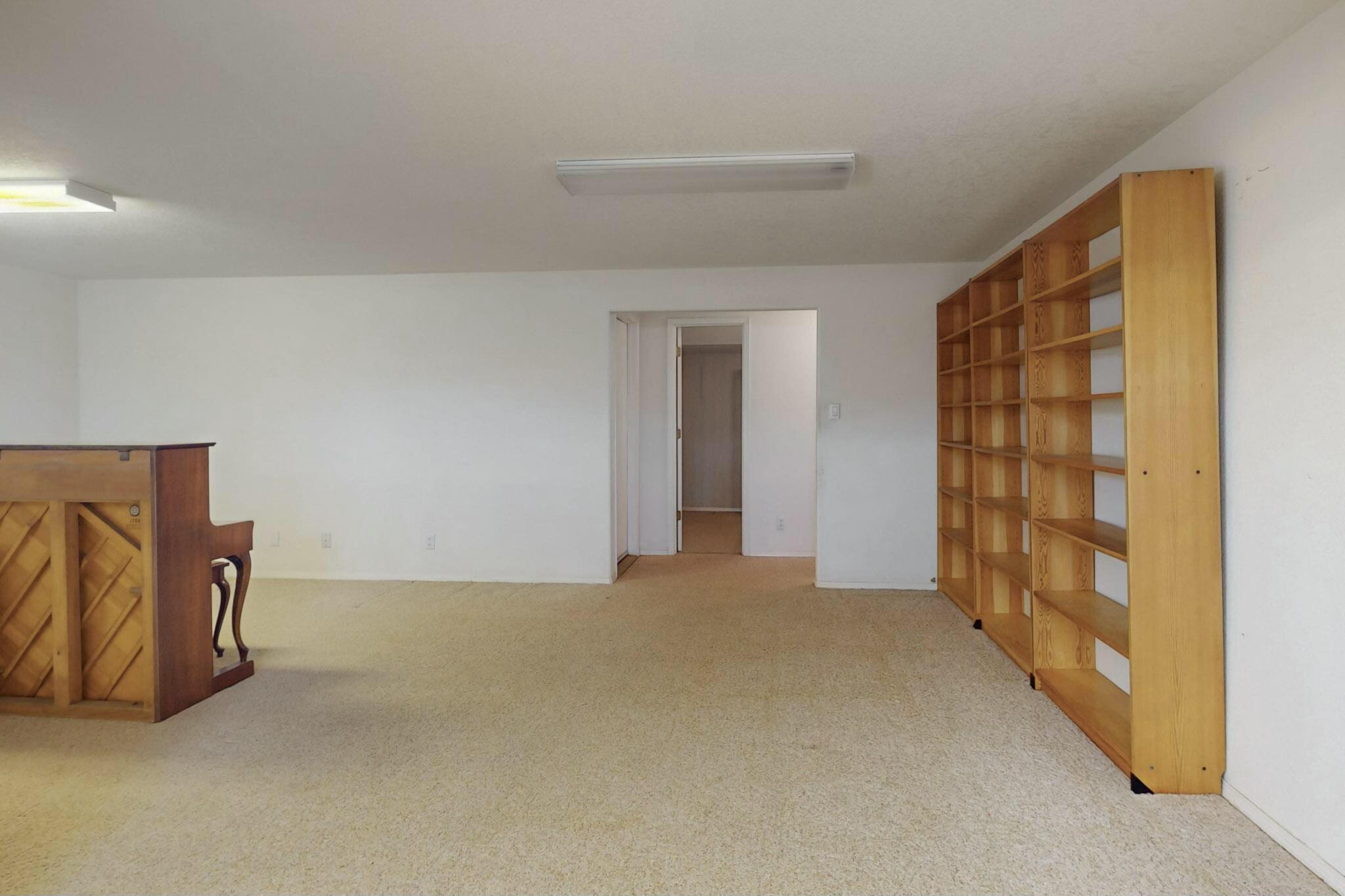 7405 COACHMAN Street NE