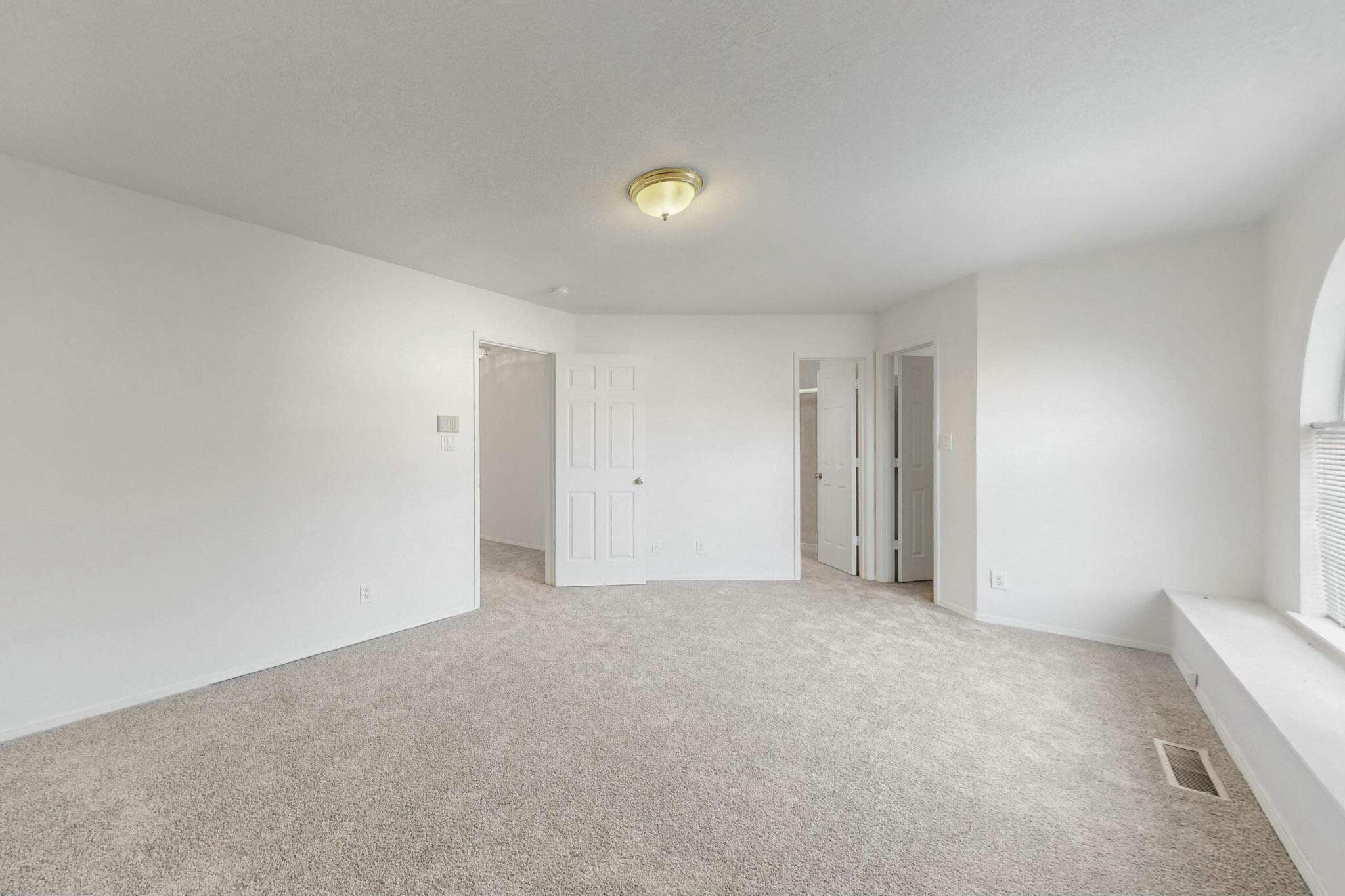 7405 COACHMAN Street NE