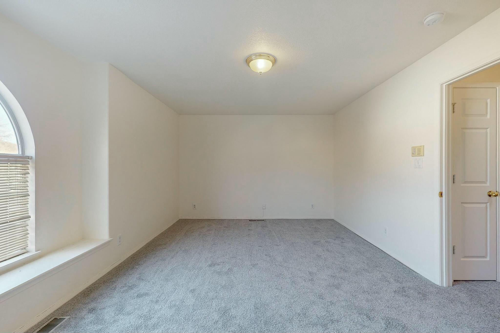 7405 COACHMAN Street NE