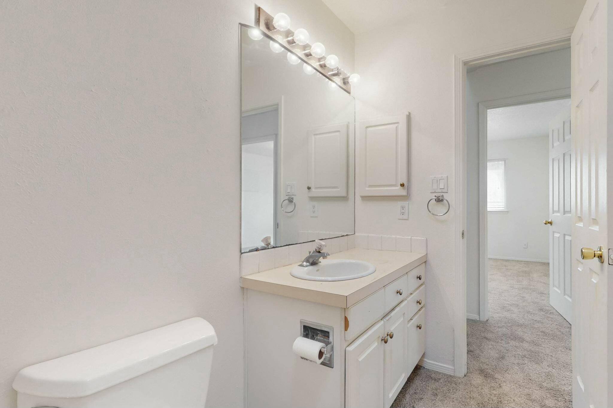 7405 COACHMAN Street NE