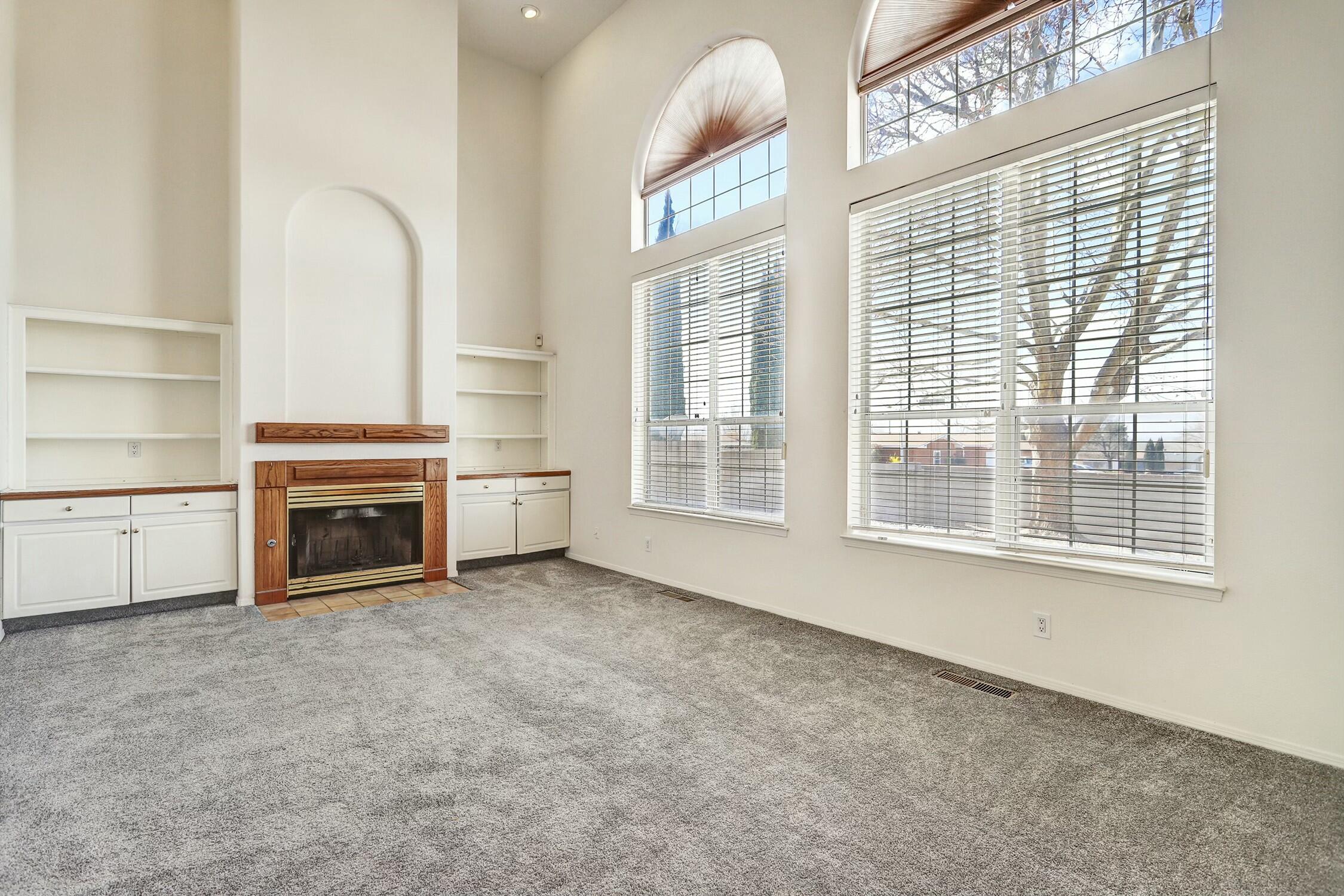 7405 COACHMAN Street NE