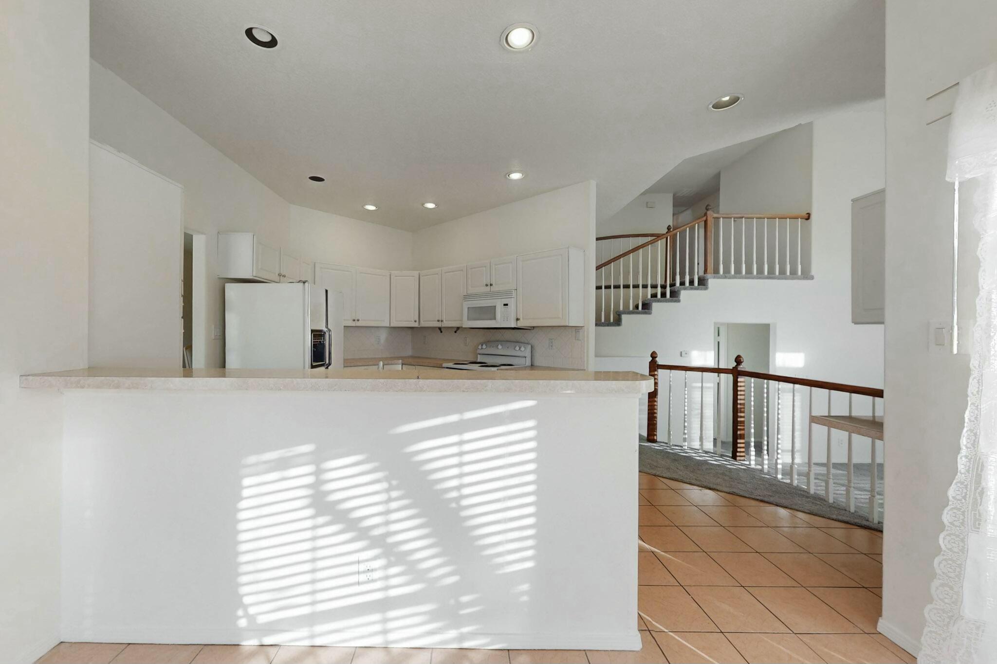 7405 COACHMAN Street NE