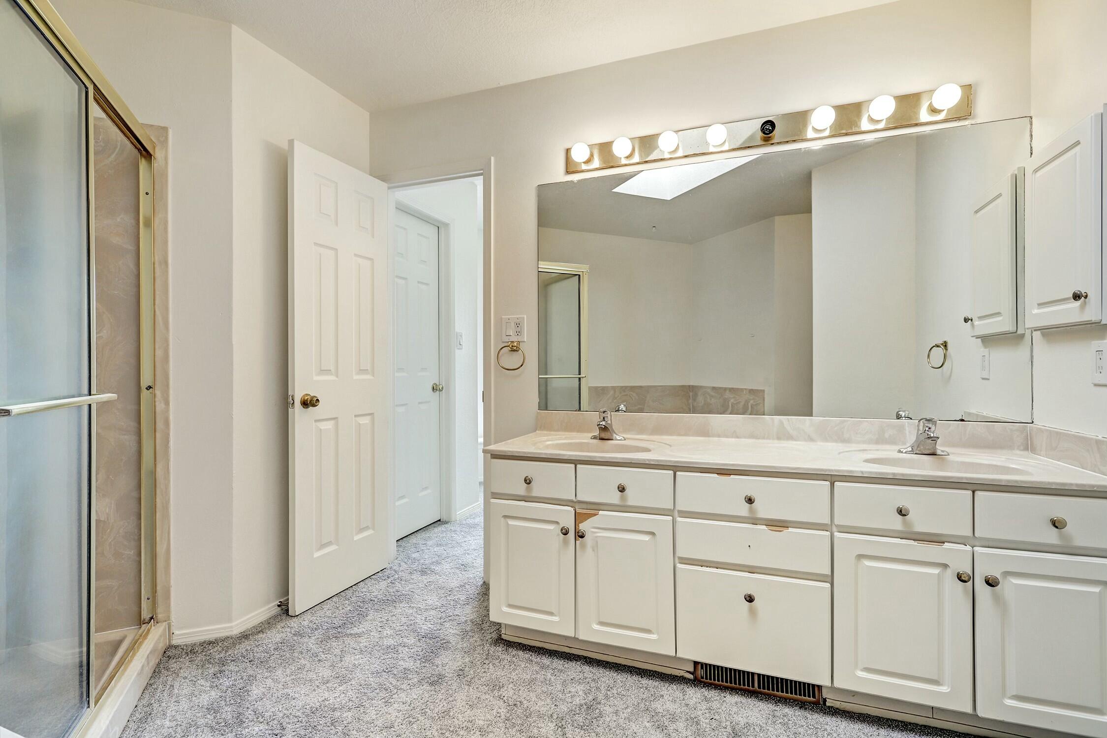 7405 COACHMAN Street NE