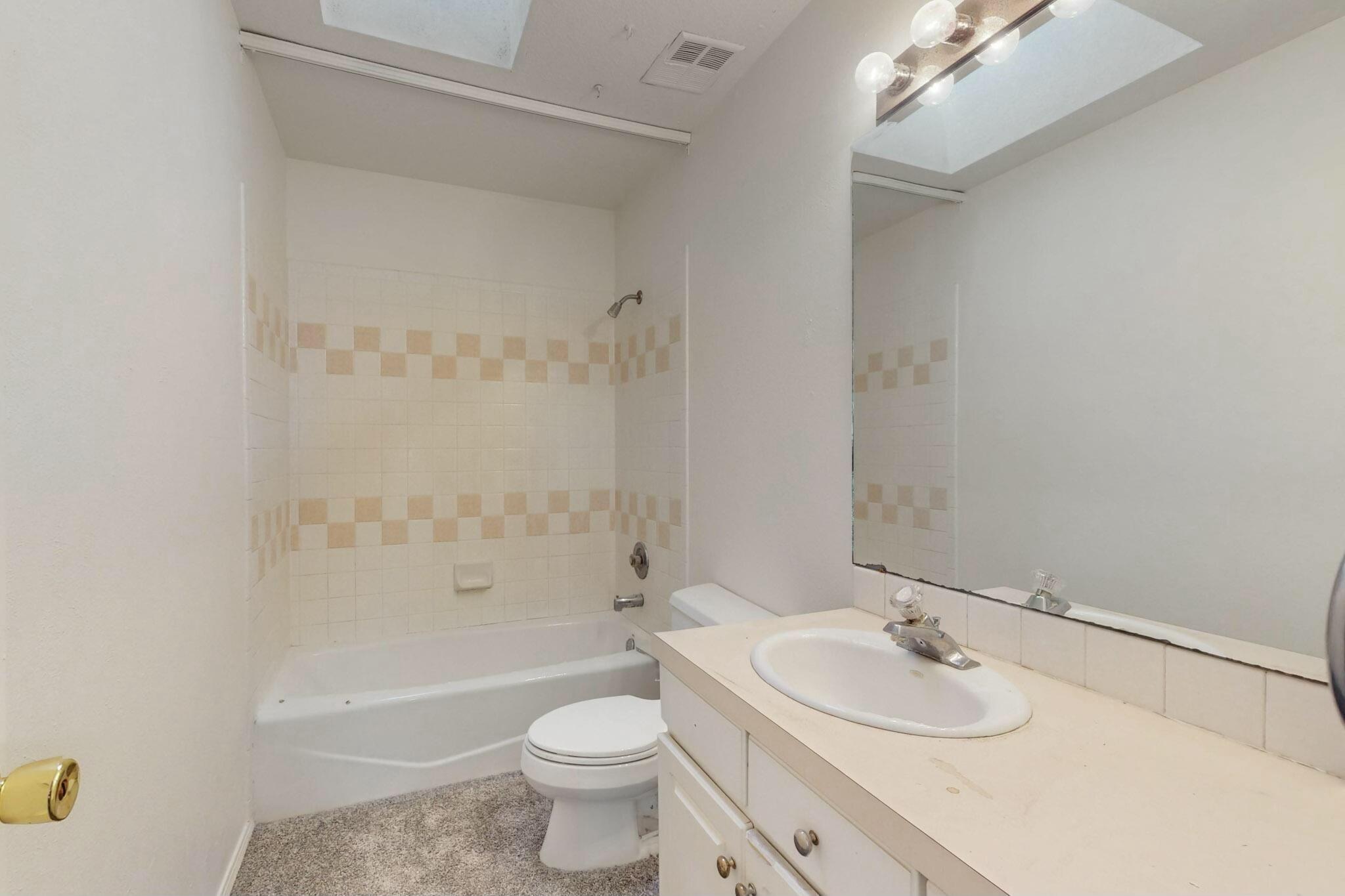 7405 COACHMAN Street NE