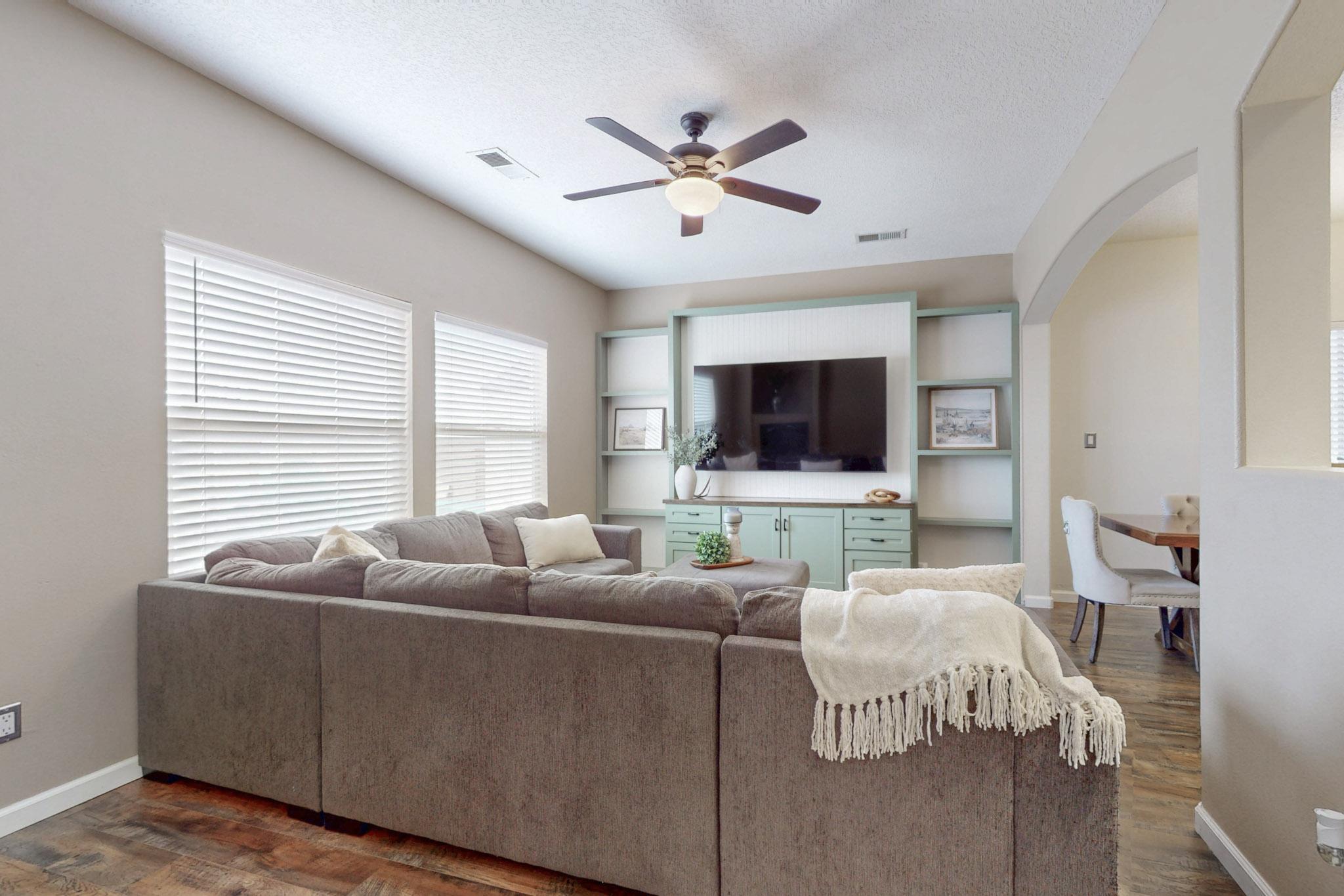 3305 COCHITI Street NE