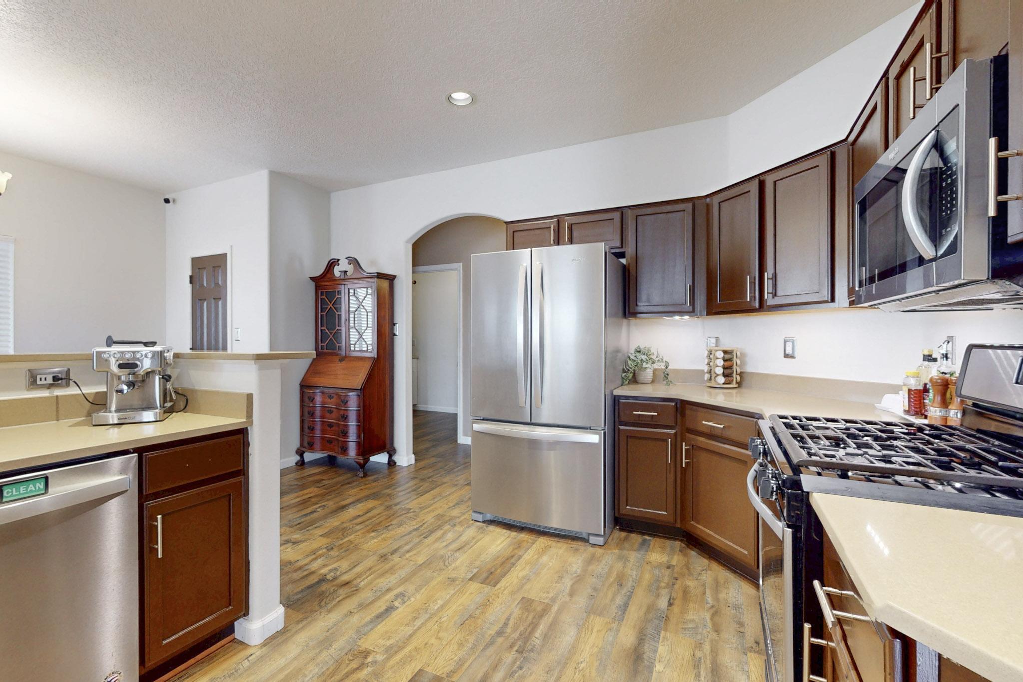 3305 COCHITI Street NE