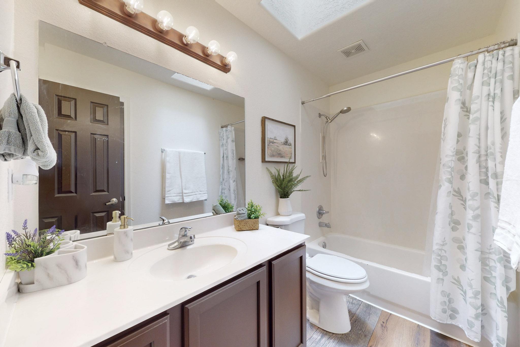 3305 COCHITI Street NE