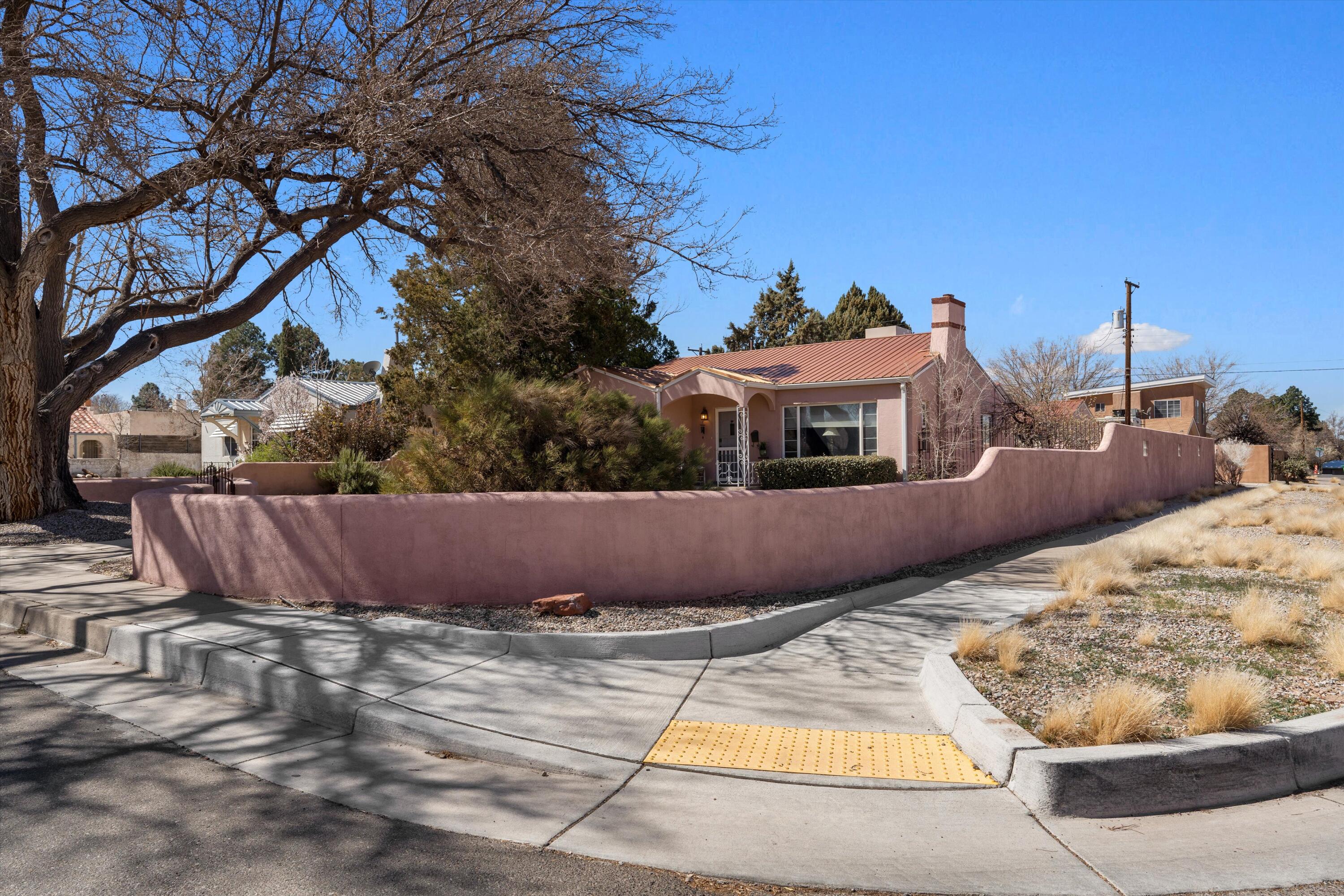 801 PARKLAND Circle SE